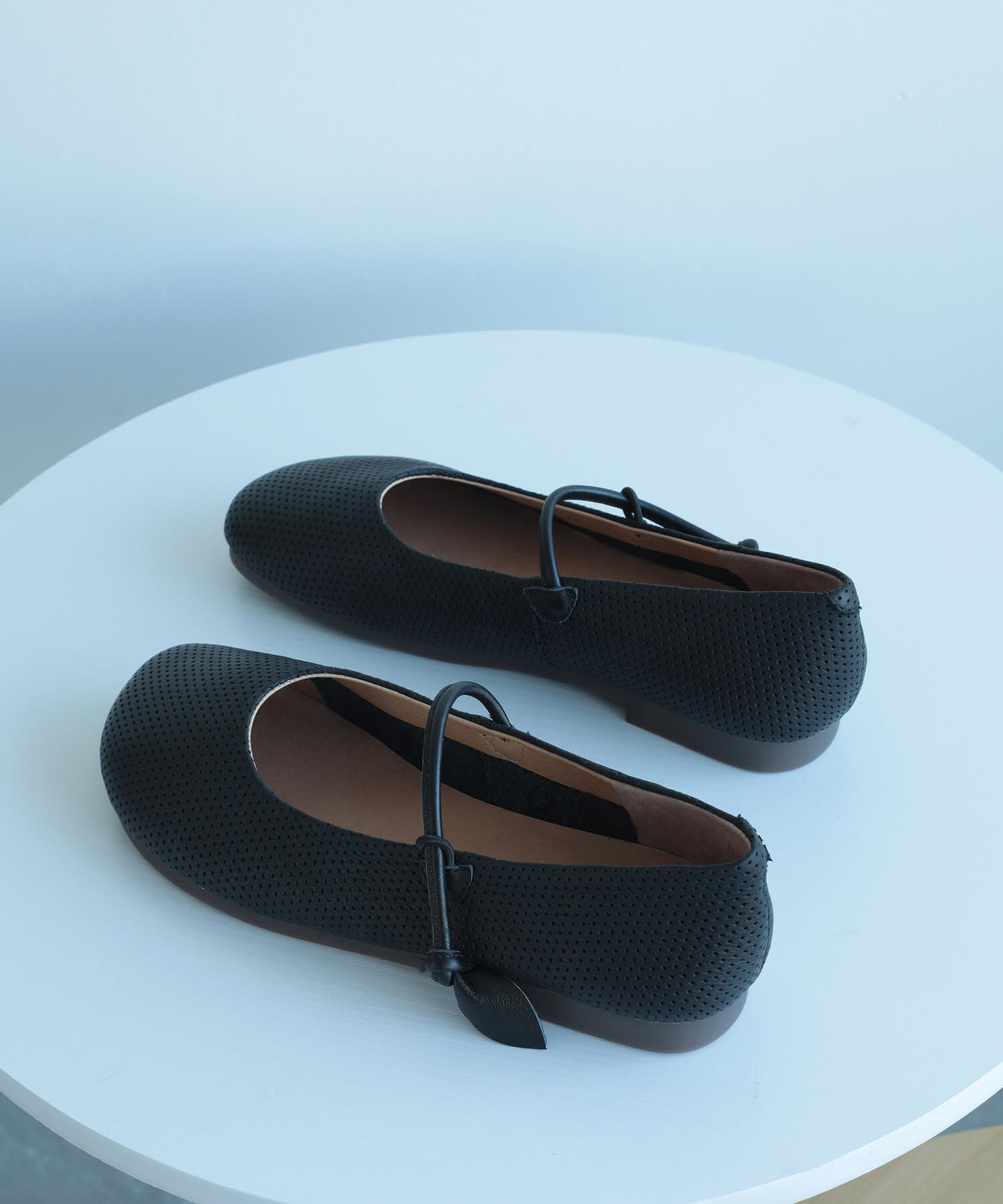 【DECADE CLASSIC】紐デザイン フラットシューズ