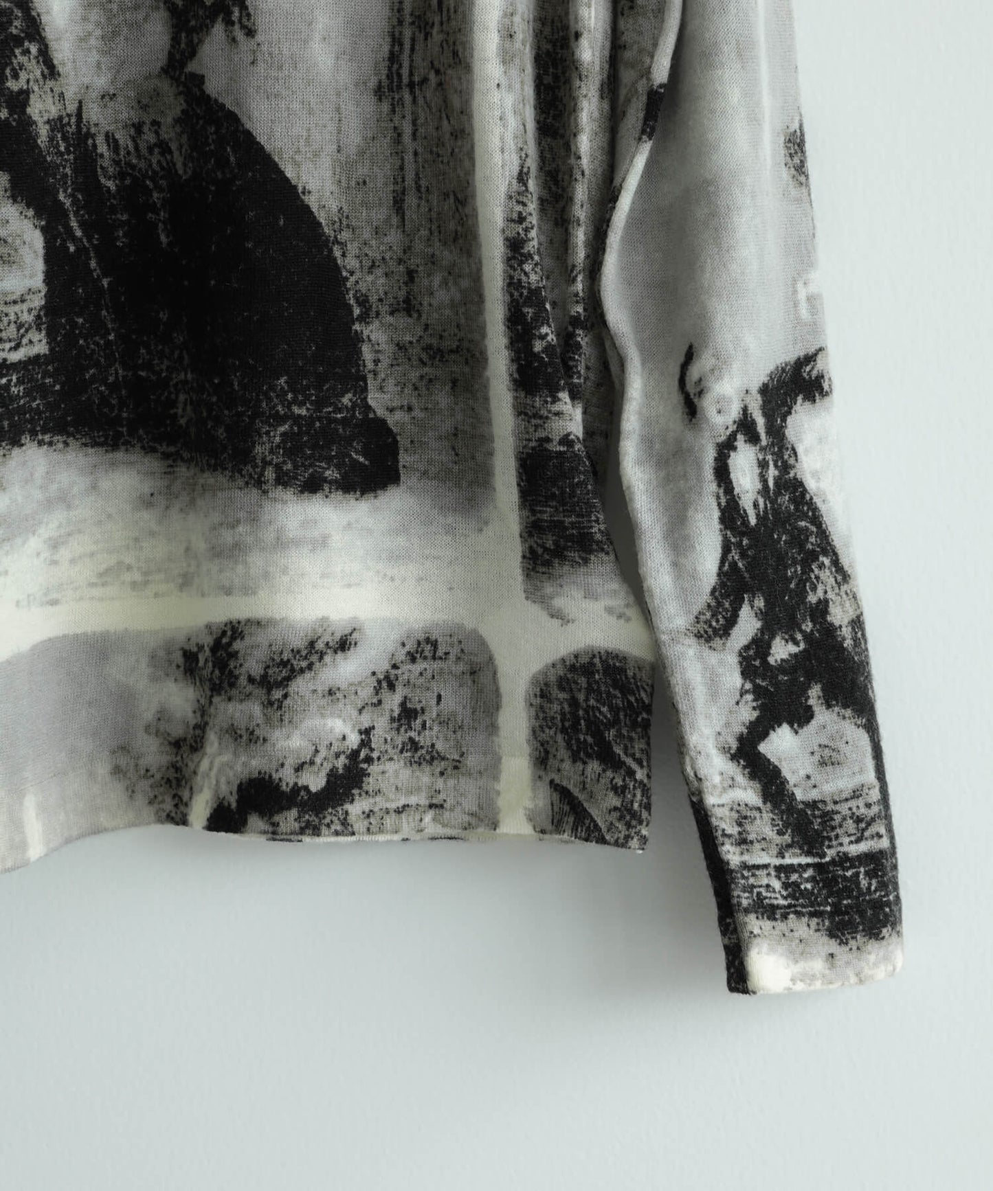 【DECADE CLASSIC】アート風 長袖トップス