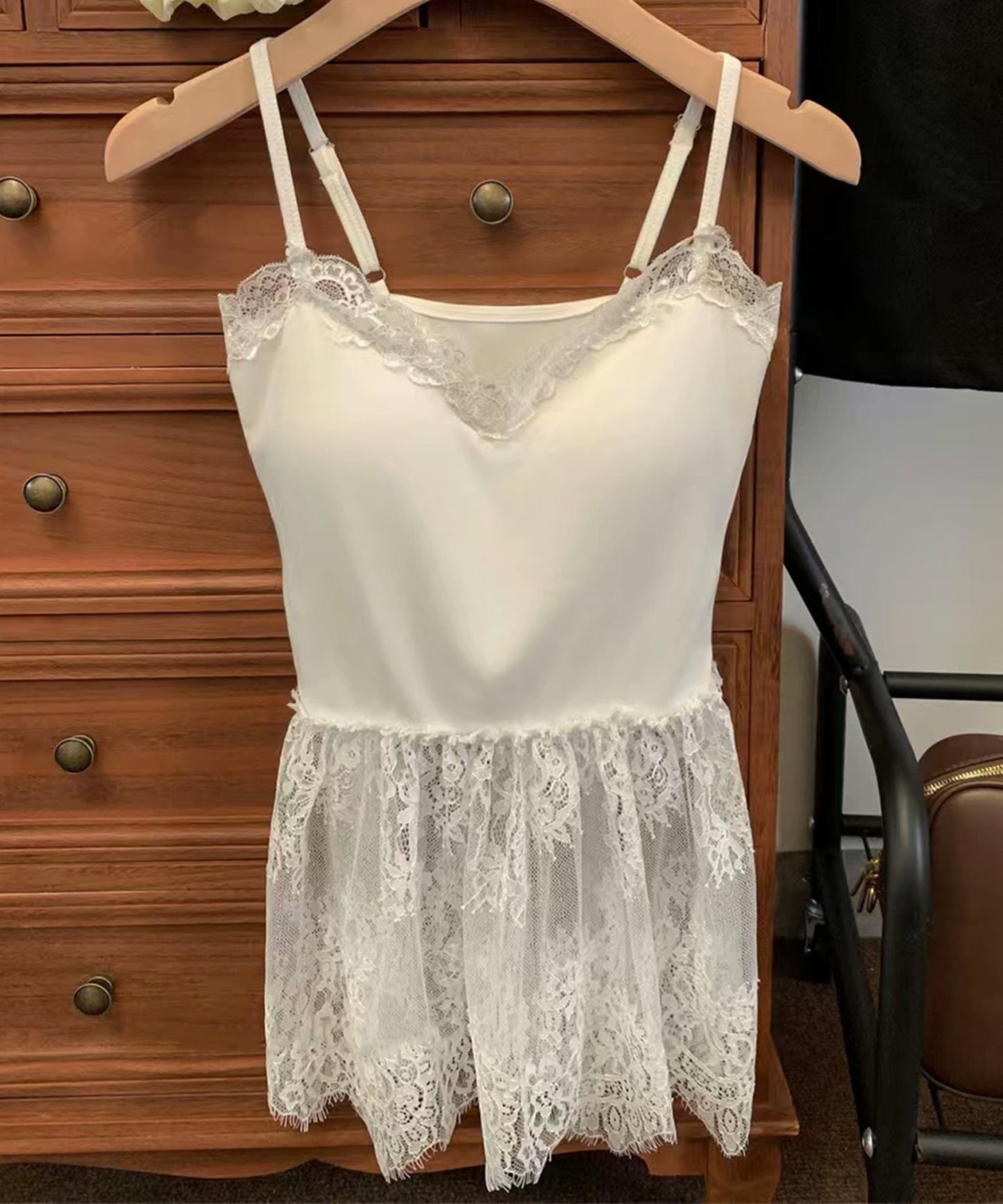 【Jasmine】カップ付きレースキャミソール
