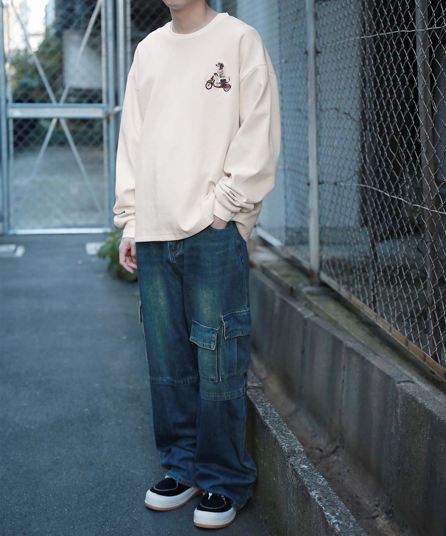 HOOK -original- DOGワンポイント刺繍ロンTEE