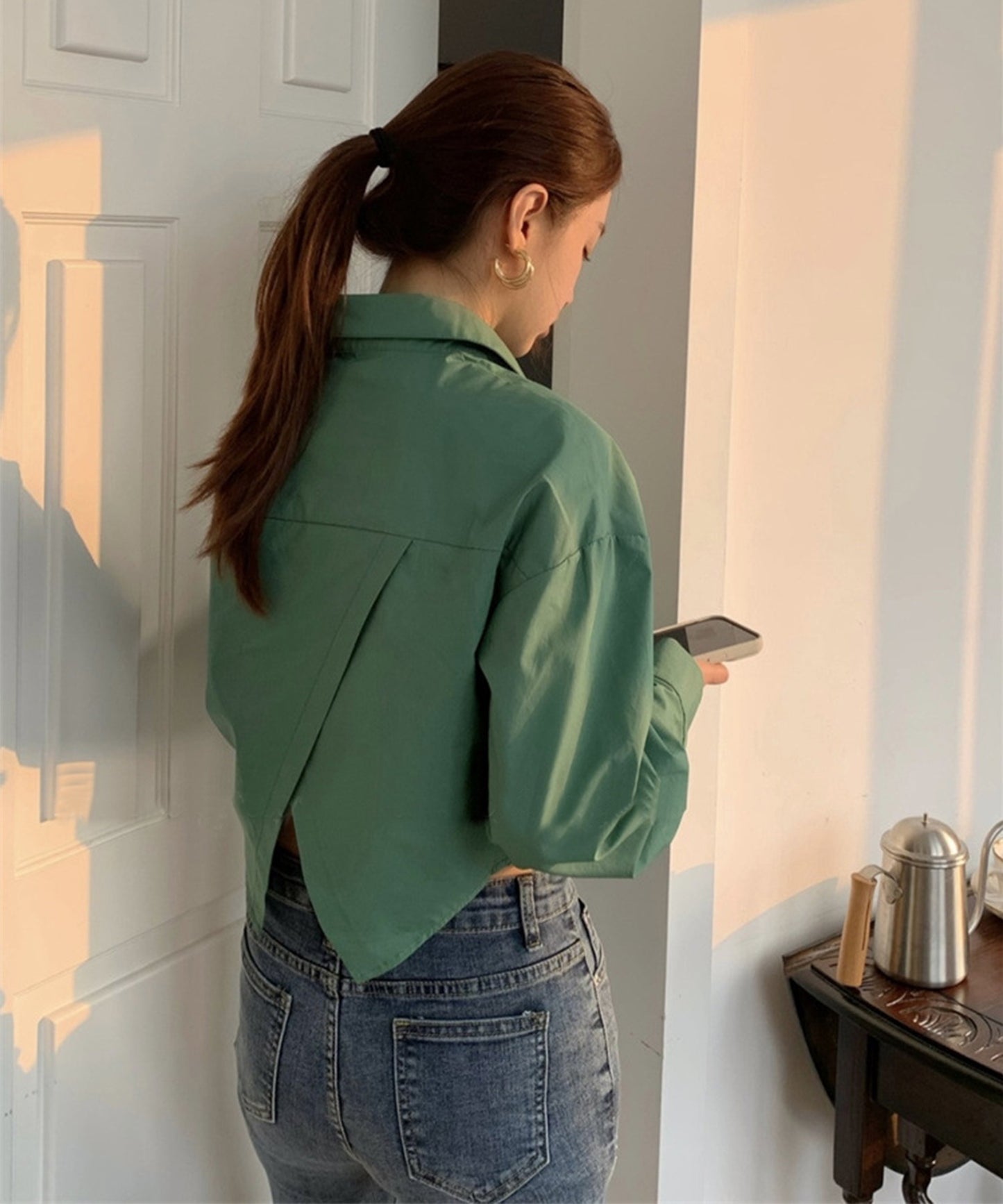 韓国風 バックスリットショートシャツ