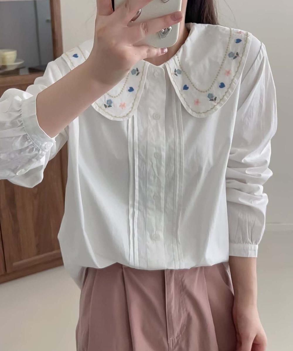 刺繍襟ピンタックシャツ
