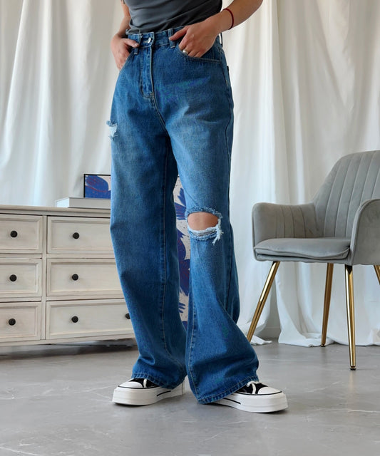 ダメージデニムパンツ