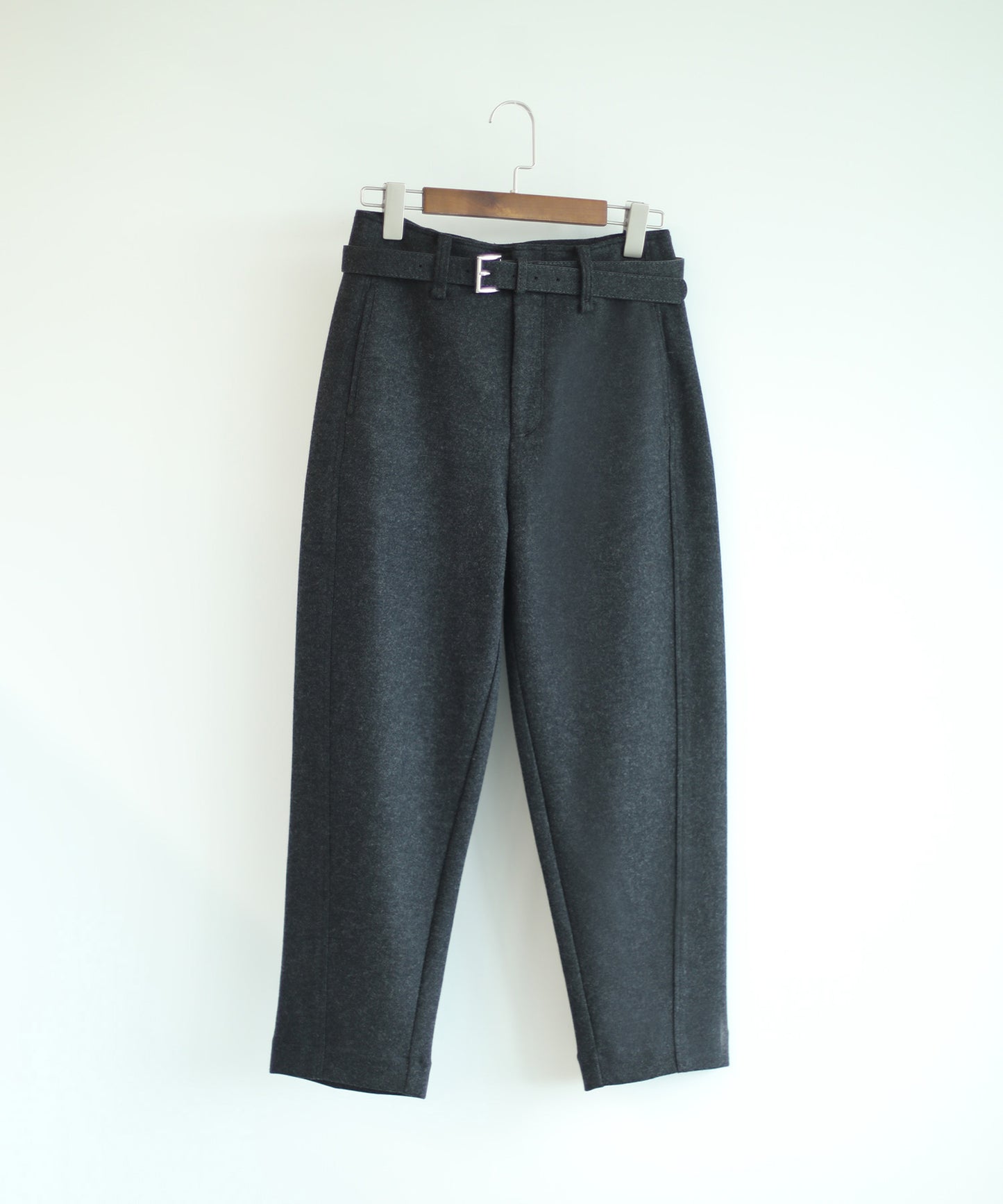 【DECADE CLASSIC】テーパードパンツ