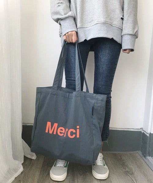 【新品未使用タグ付】Merci ターコイズ トートバッグ merciロゴトートバッグ – 《公式》moremore（モアモア）