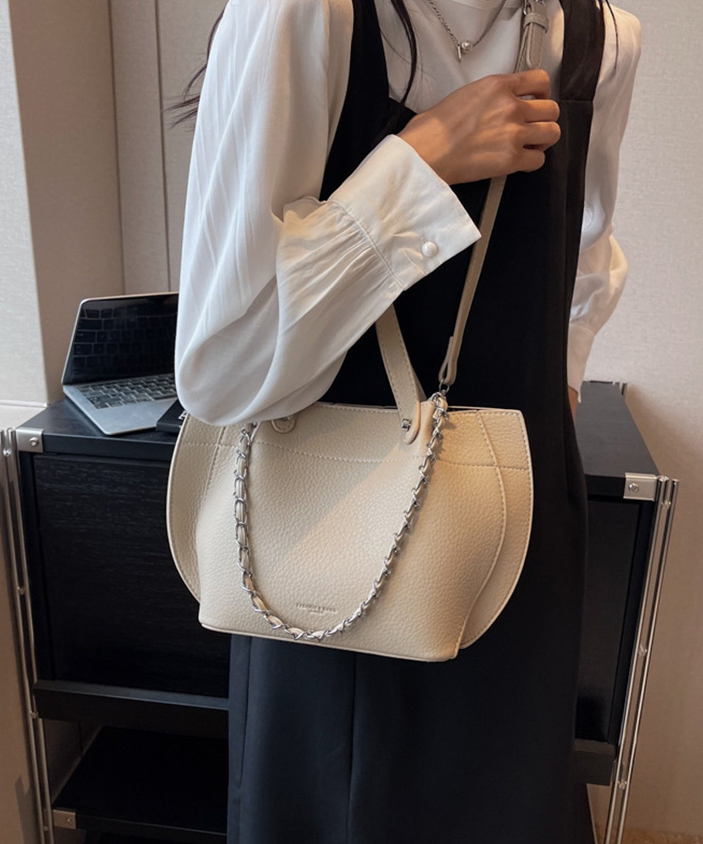 2WAYバケツ型ショルダーバック