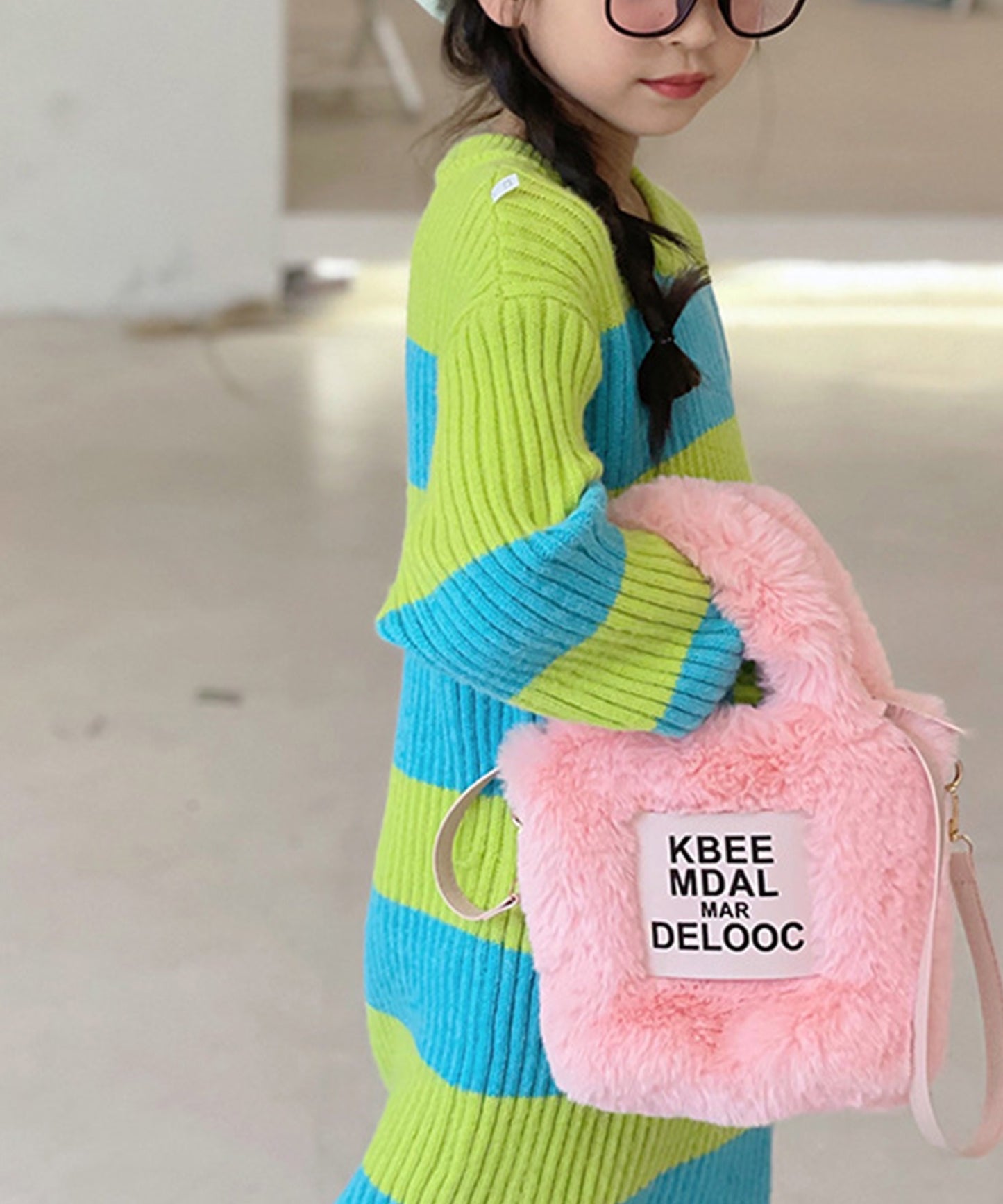 【aimoha-KIDS-】韓国子供服 フェイクファー2WAYショルダーバッグ