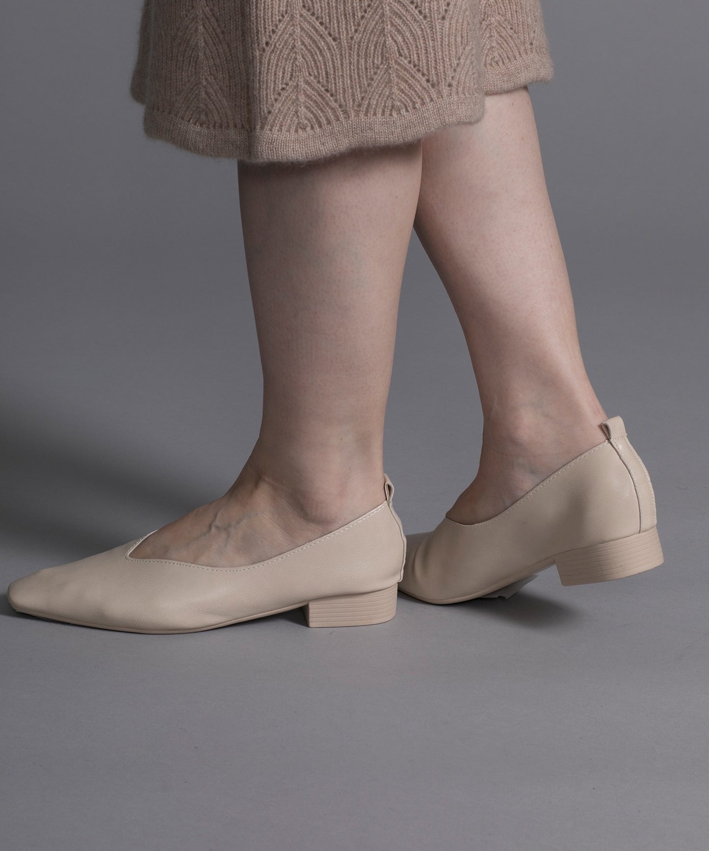 【shoes365】V型 ローヒール スクエアトゥパンプス