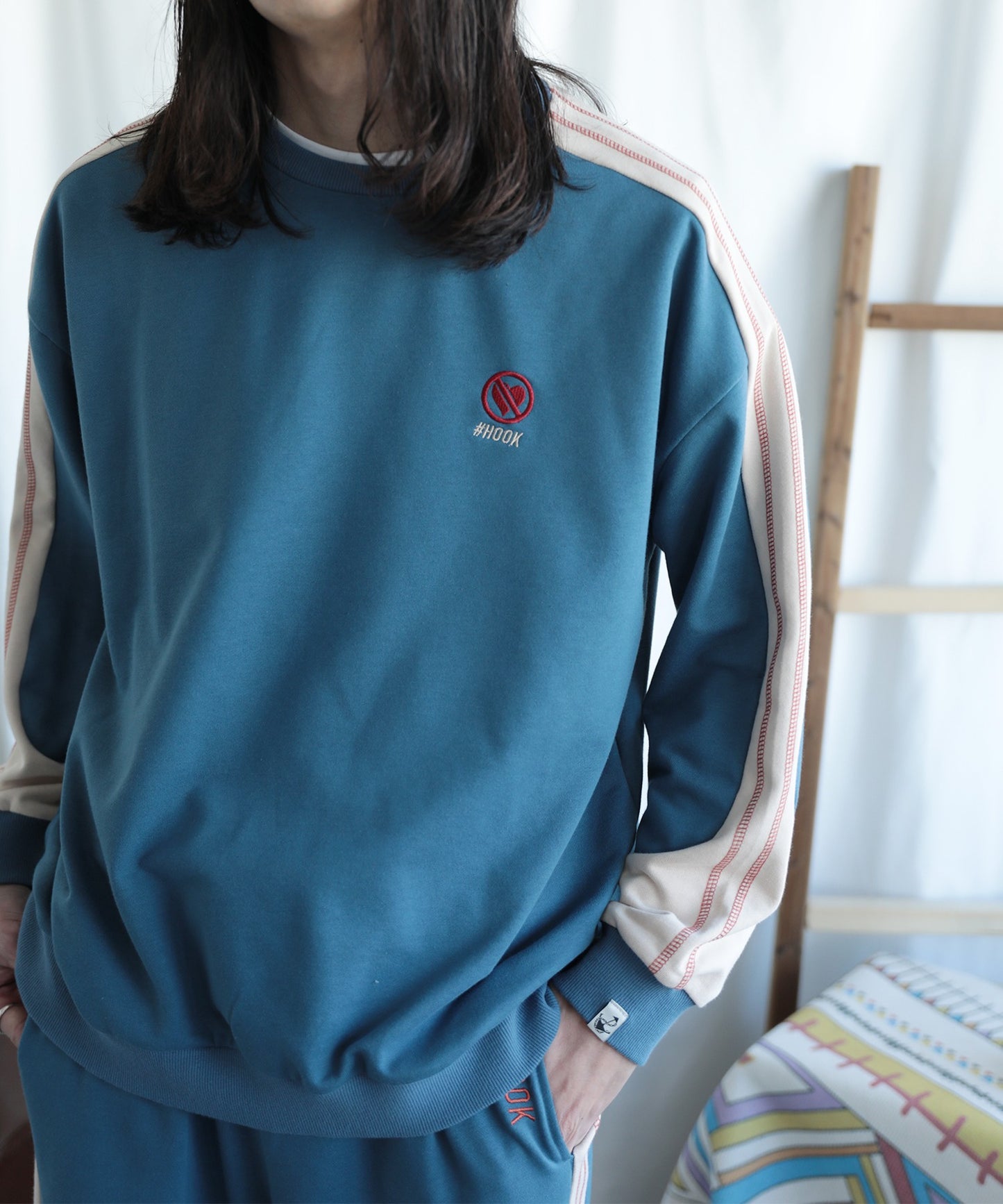 【HOOK -original-】配色ワンポイント刺繍飾りステッチサイドラインスウェット セットアップ可能