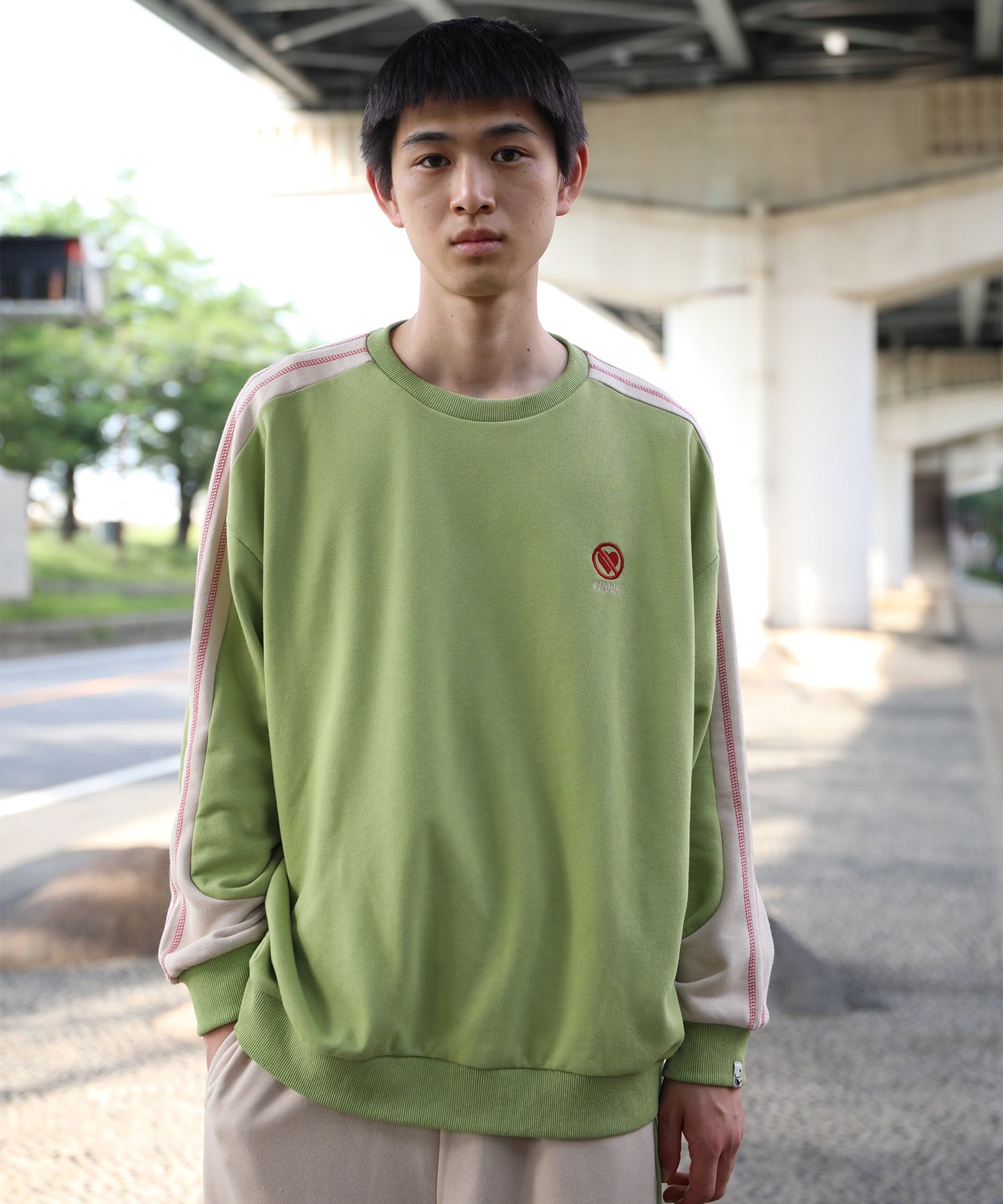 【HOOK -original-】配色ワンポイント刺繍飾りステッチサイドラインスウェット セットアップ可能