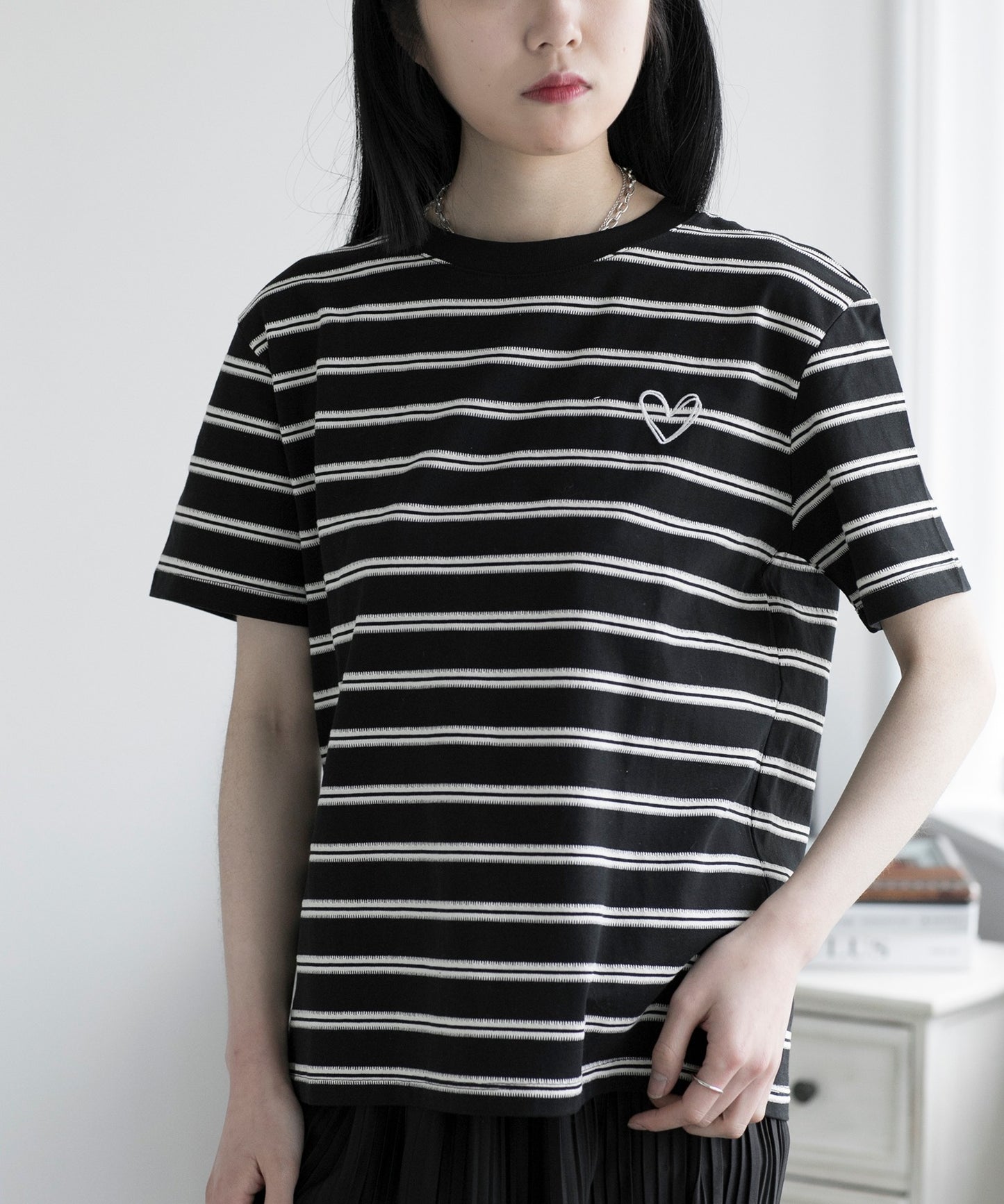 デザインボーダー ハート刺繍Tシャツ