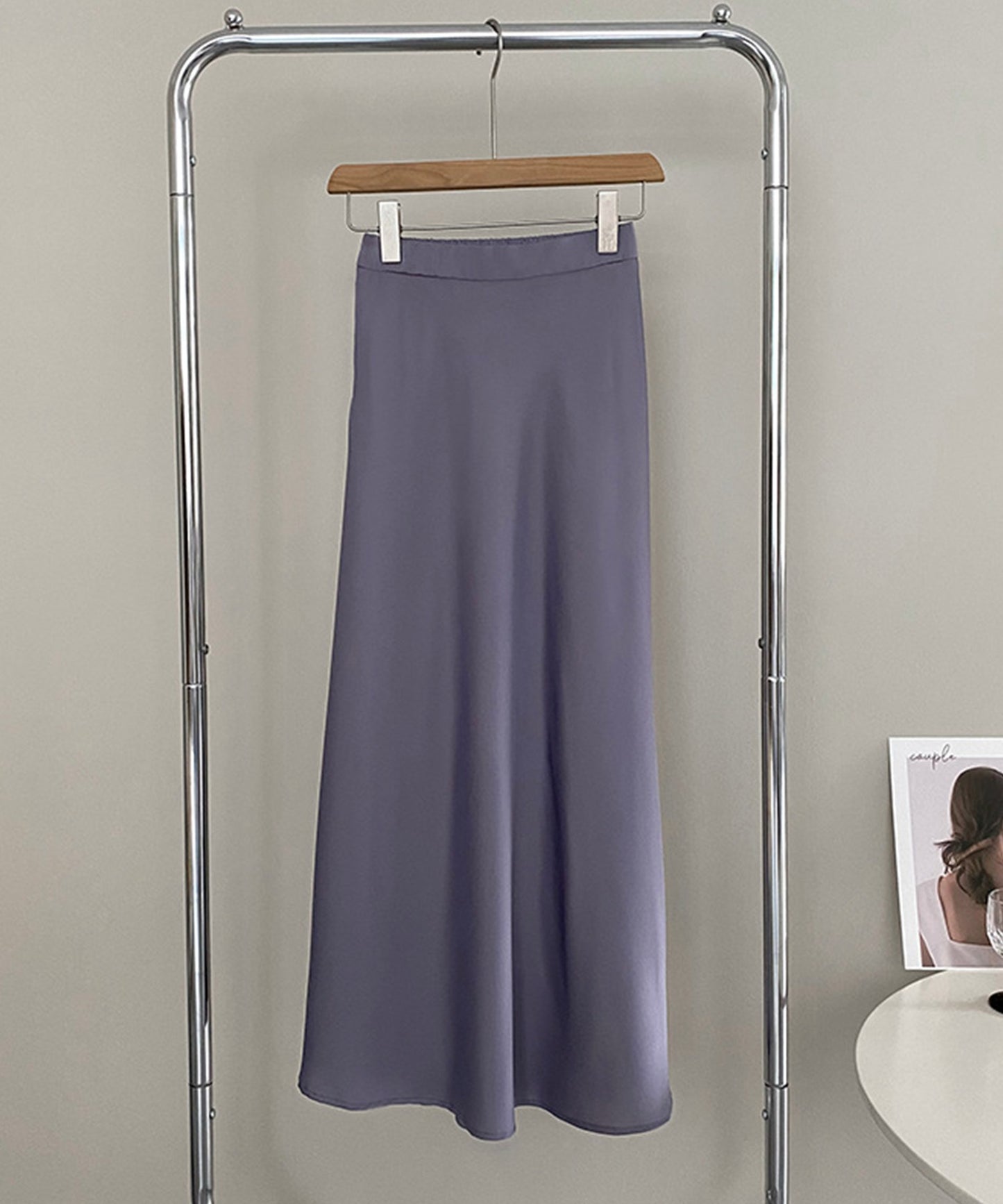 フェミニンサテンロング丈スカート