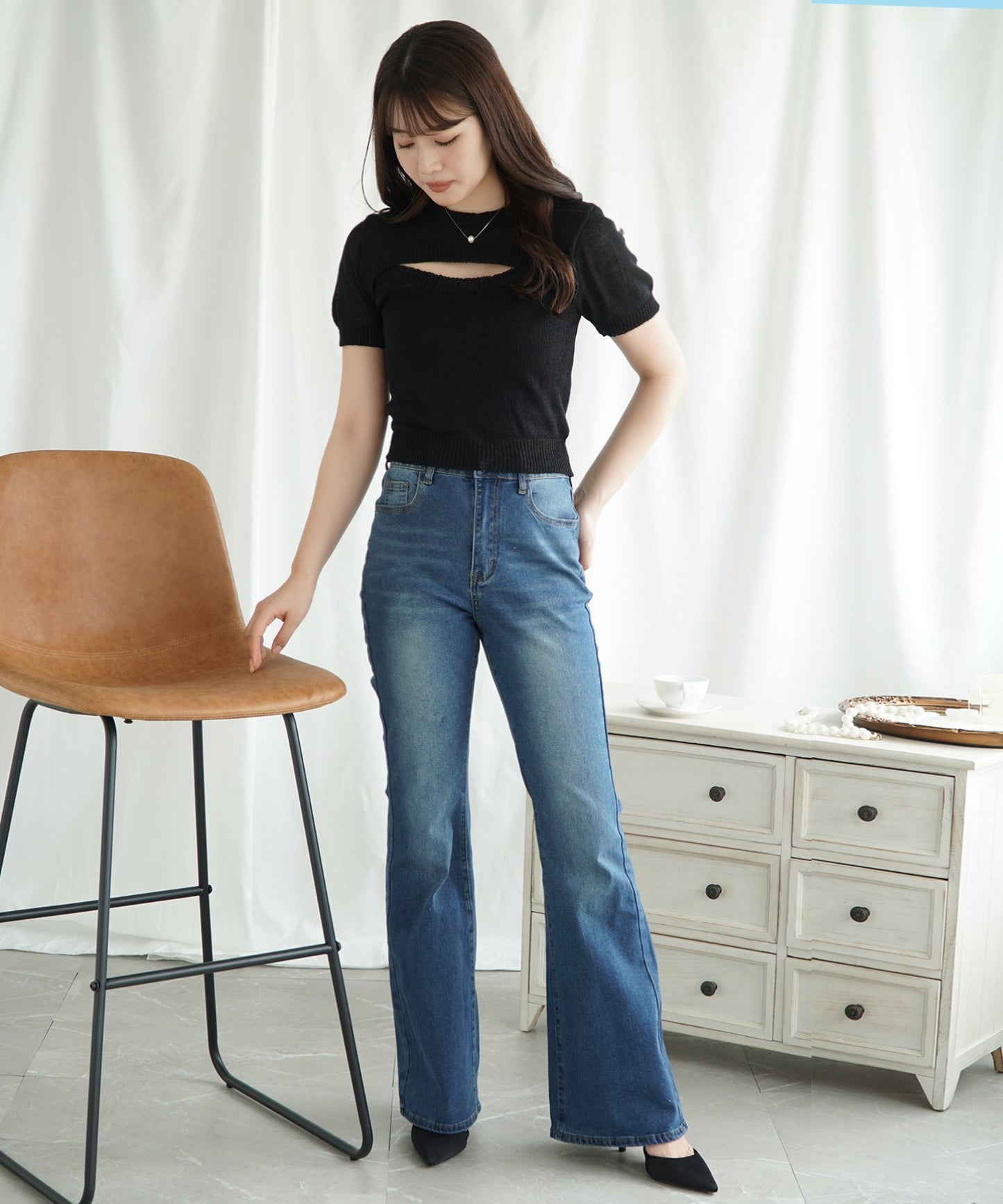 【Jasmine】フラワー刺しゅうフレアハイウエストデニムパンツ