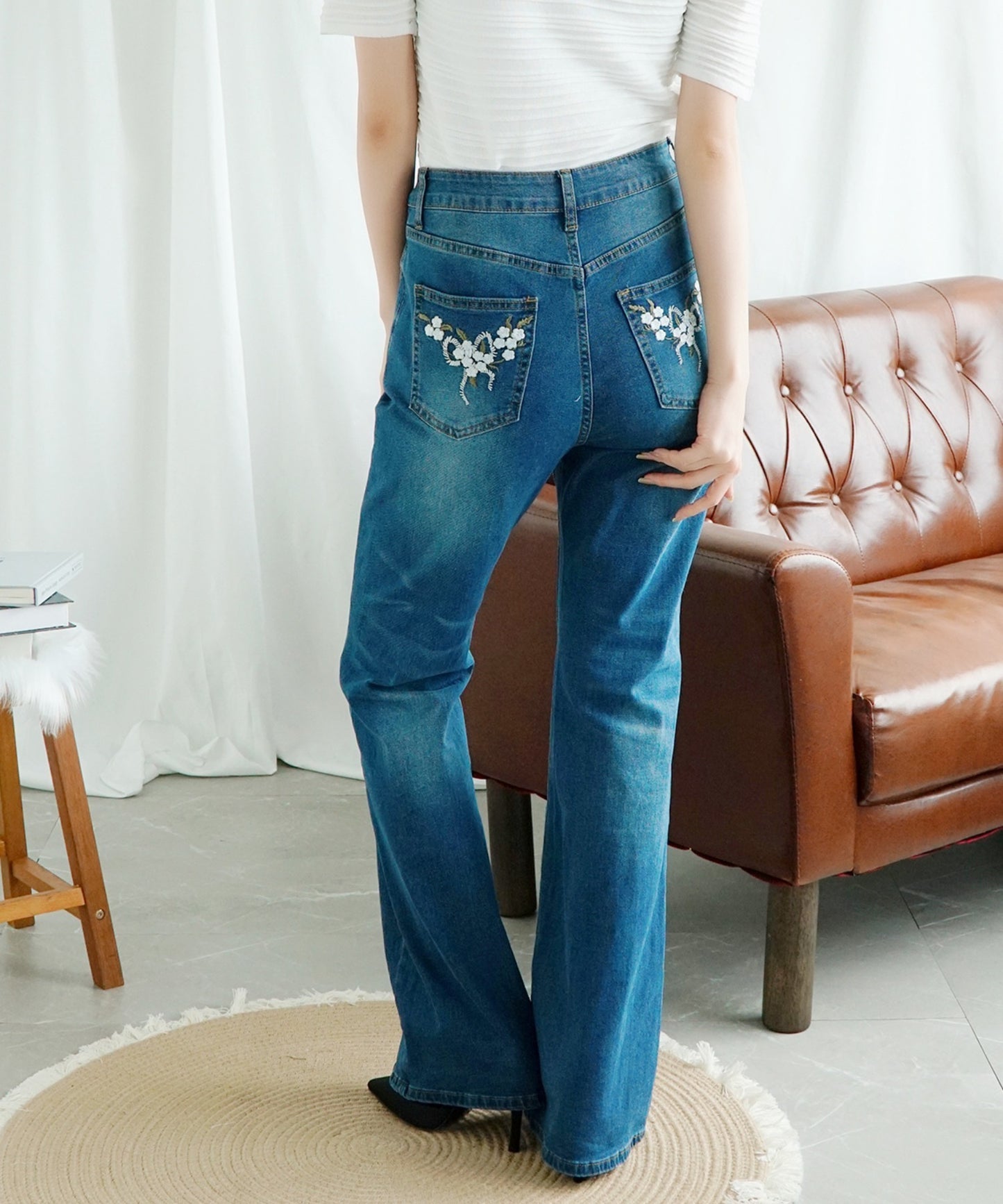 【Jasmine】フラワー刺しゅうフレアハイウエストデニムパンツ