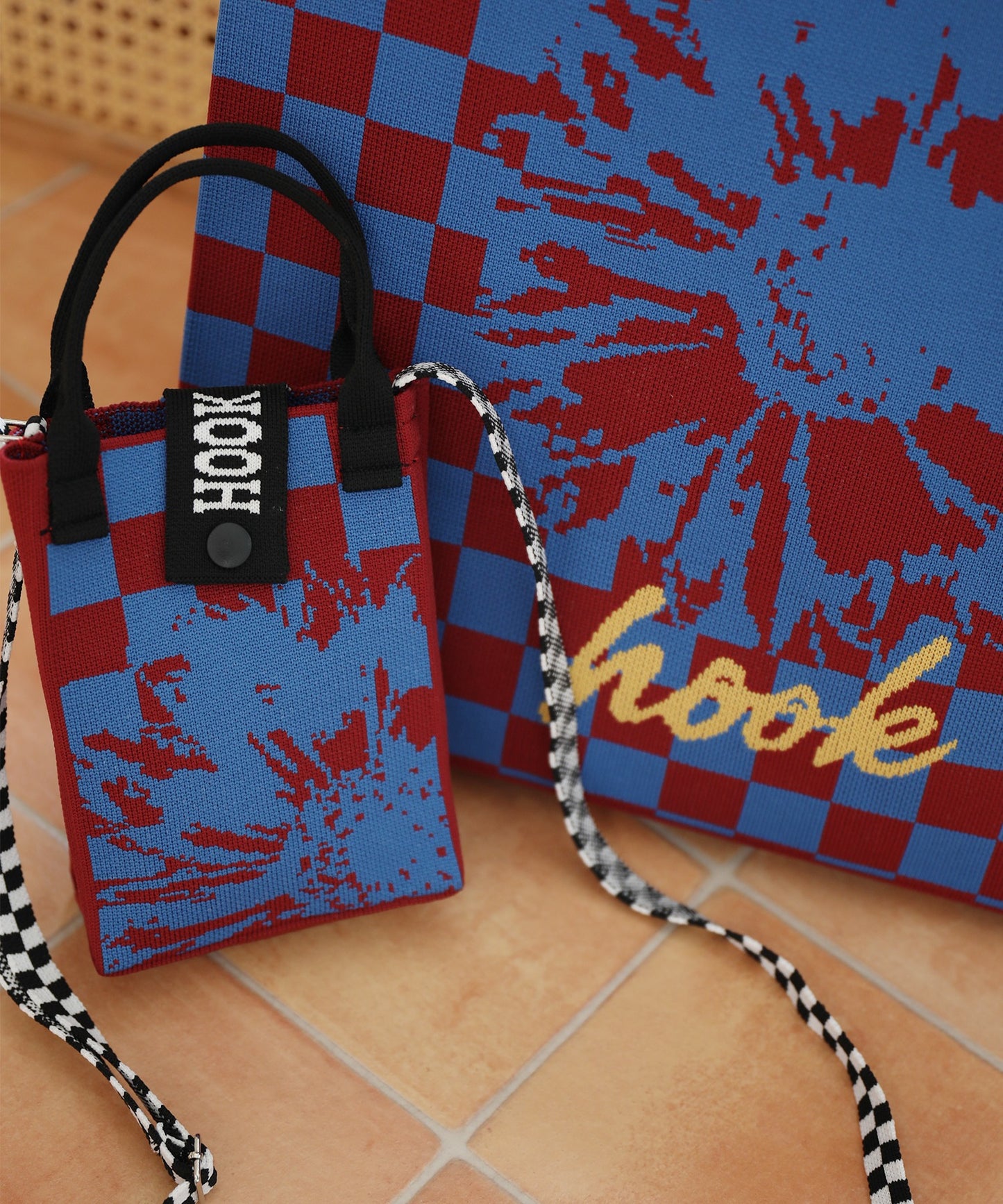 【HOOK -original-】ポップマーガレット総柄ミニショルダーバッグスマホバッグ