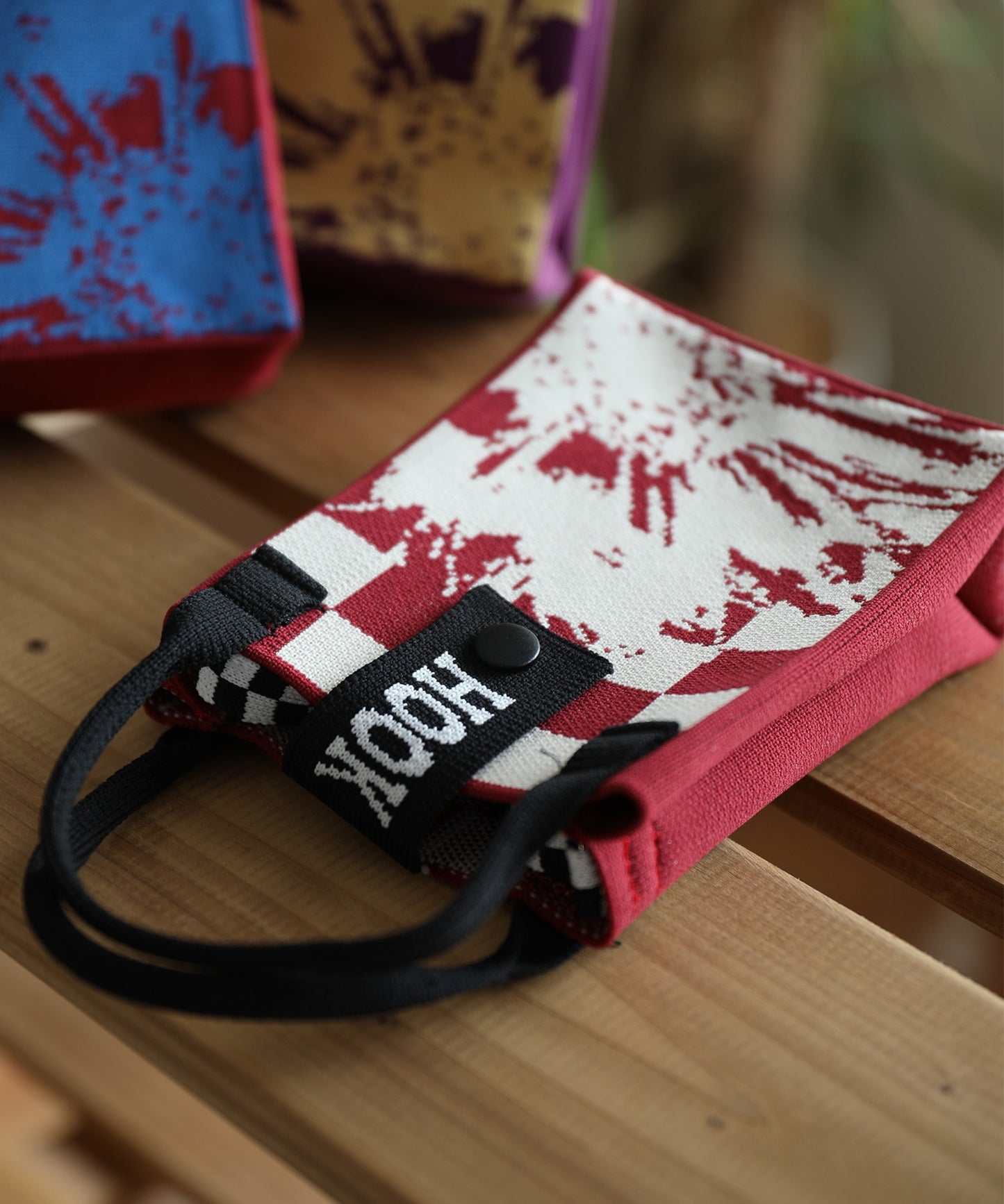 【HOOK -original-】ポップマーガレット総柄ミニショルダーバッグスマホバッグ