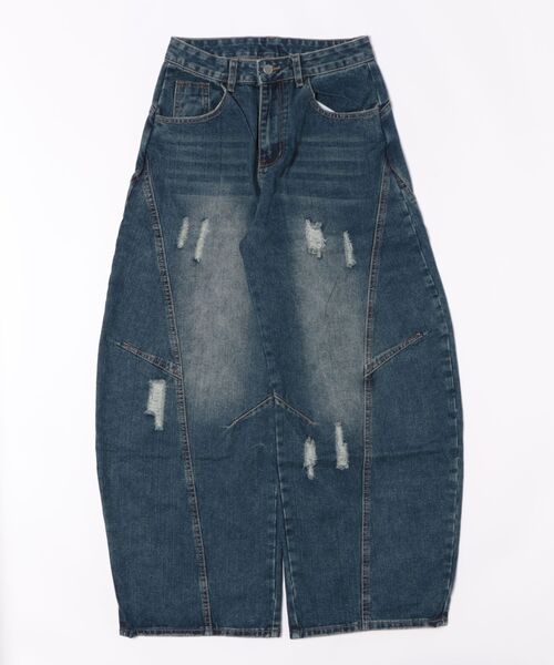 Wide curved denim pants with distress and damage