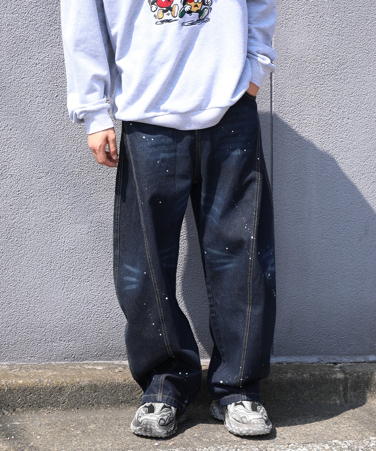コクーン ペンキ加工 デニムパンツ