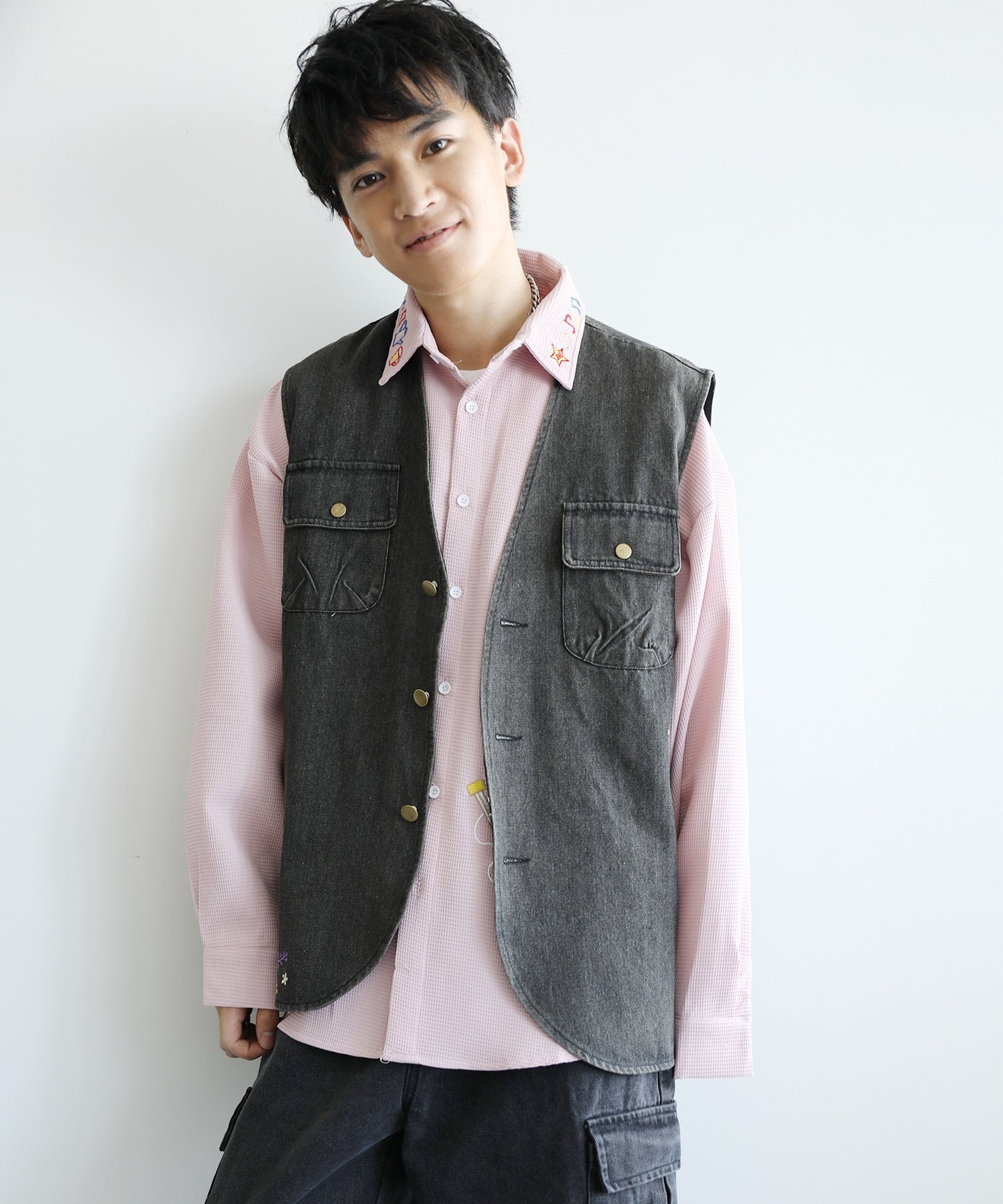 【HOOK -original- 】レトロ調花刺繍vネックデニムベスト