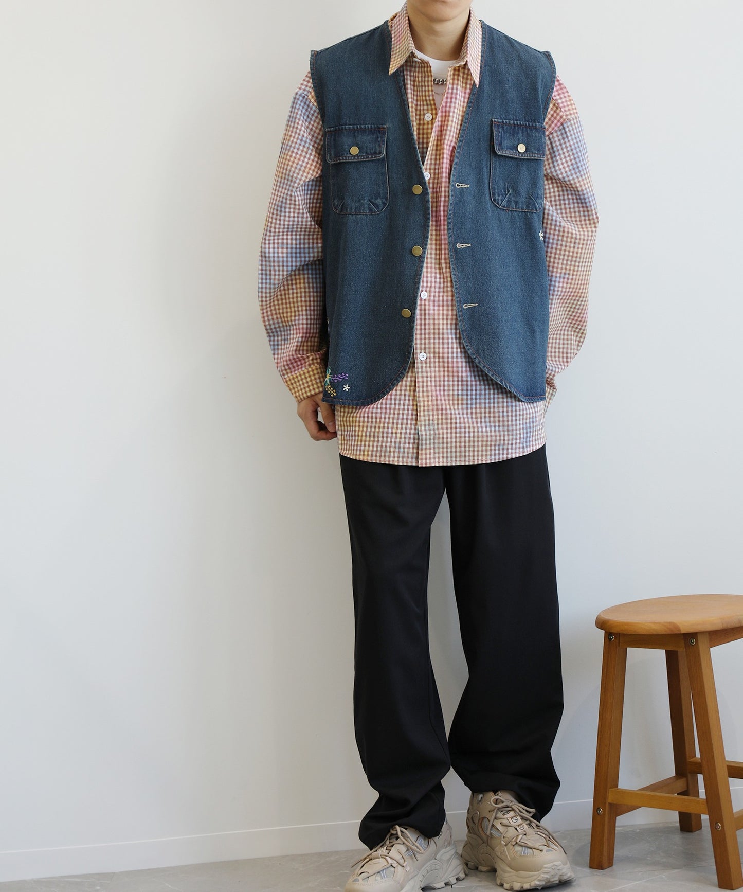 【HOOK -original- 】レトロ調花刺繍vネックデニムベスト