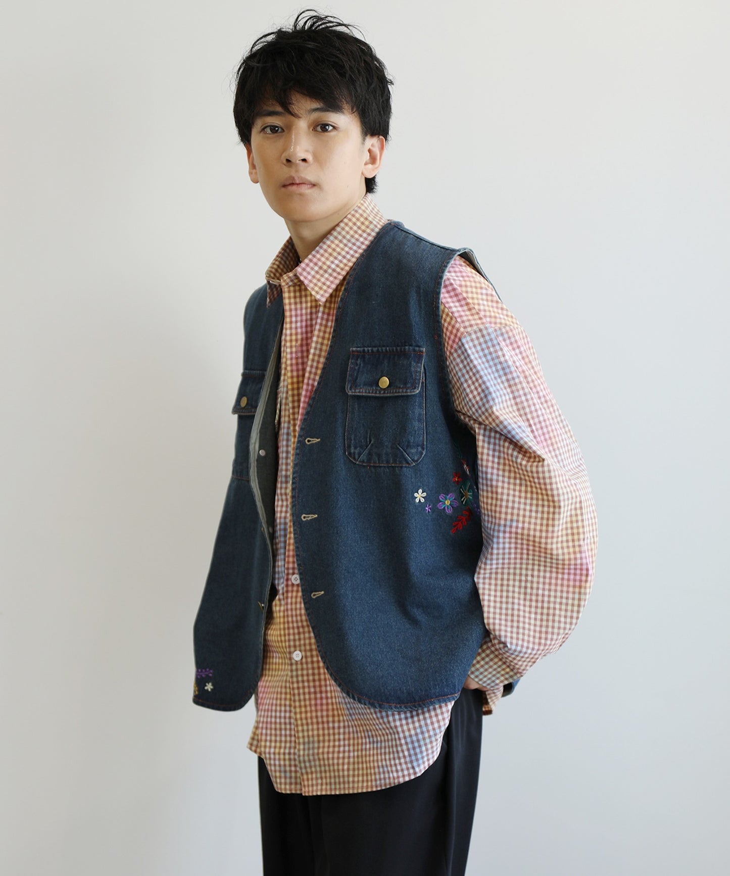 【HOOK -original- 】レトロ調花刺繍vネックデニムベスト