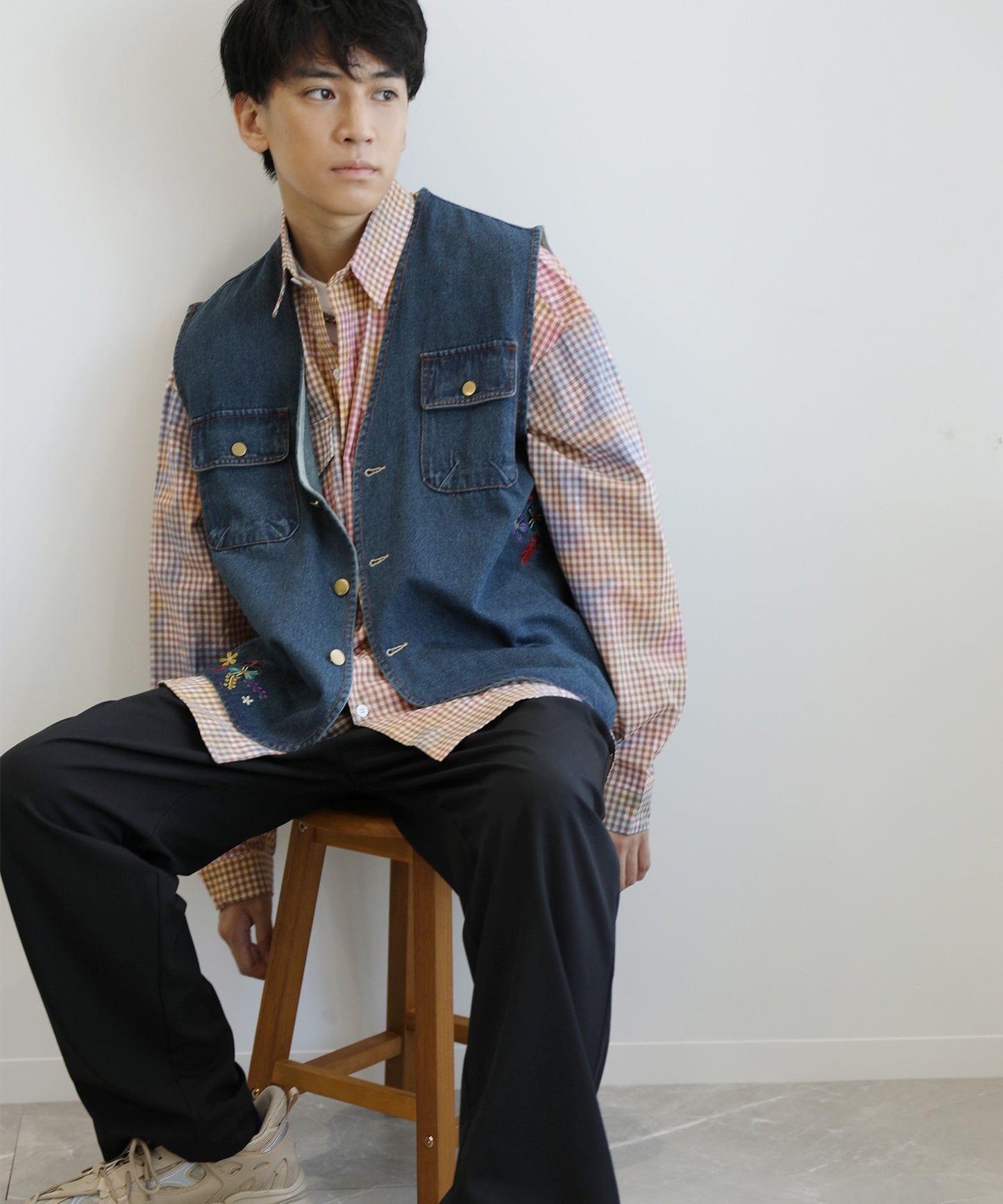 【HOOK -original- 】レトロ調花刺繍vネックデニムベスト