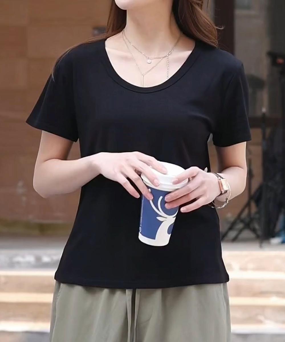 シンプルベーシックTシャツ