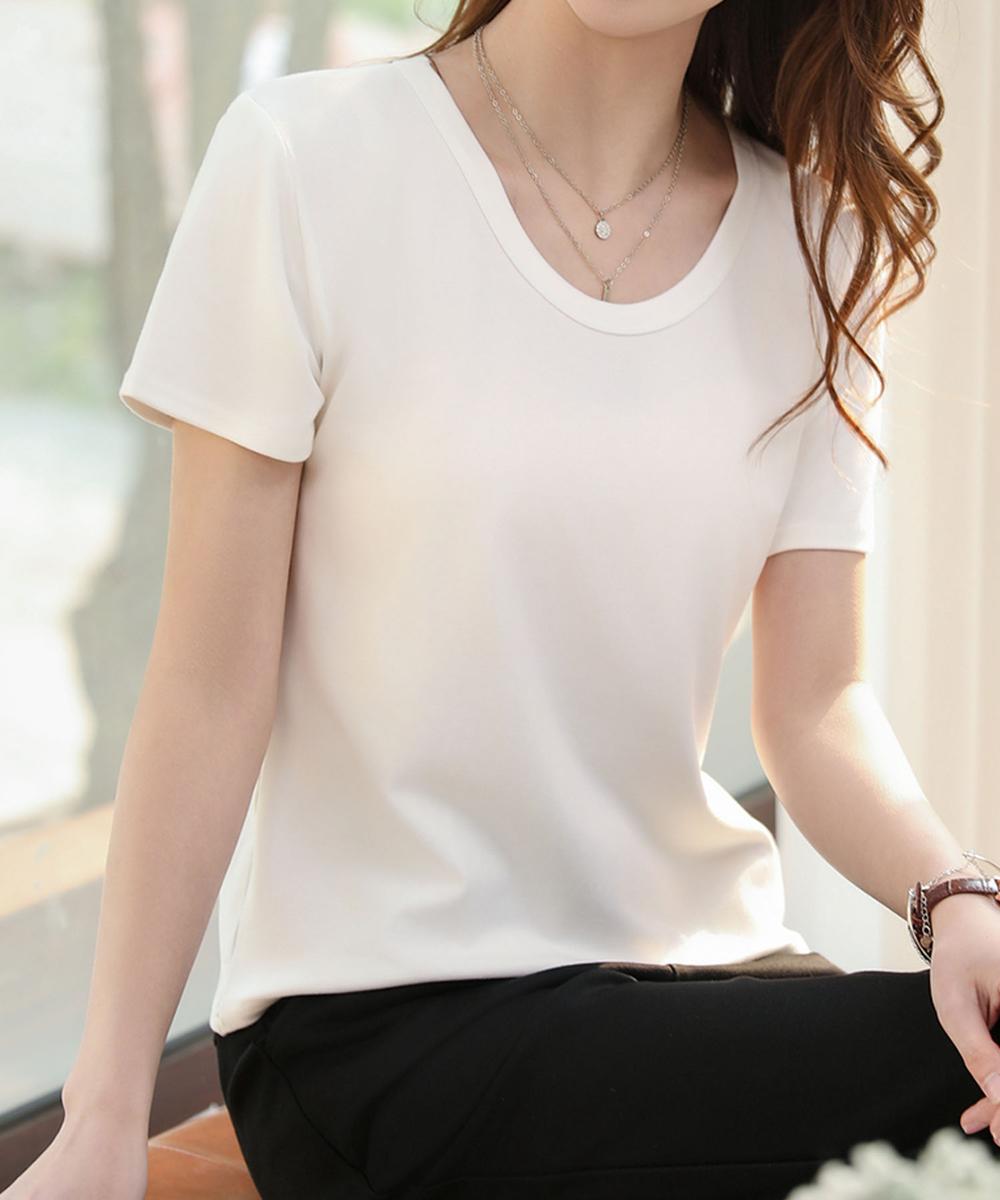 シンプルベーシックTシャツ