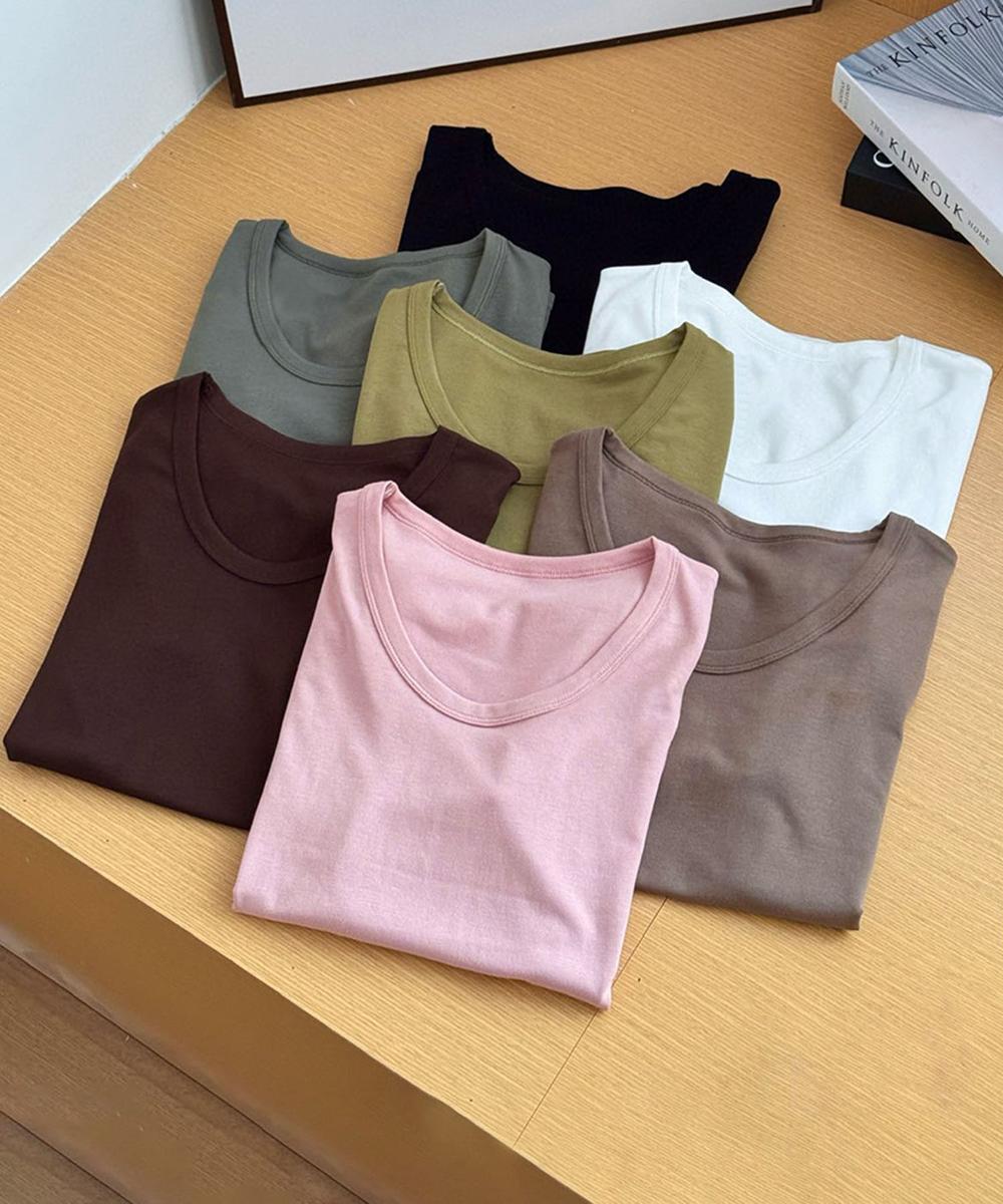 シンプルベーシックTシャツ