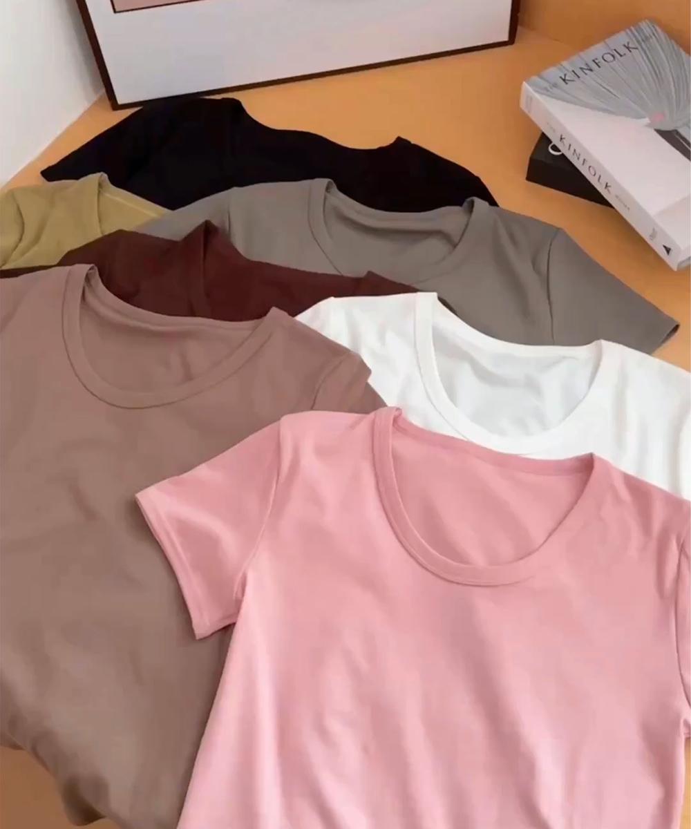 シンプルベーシックTシャツ
