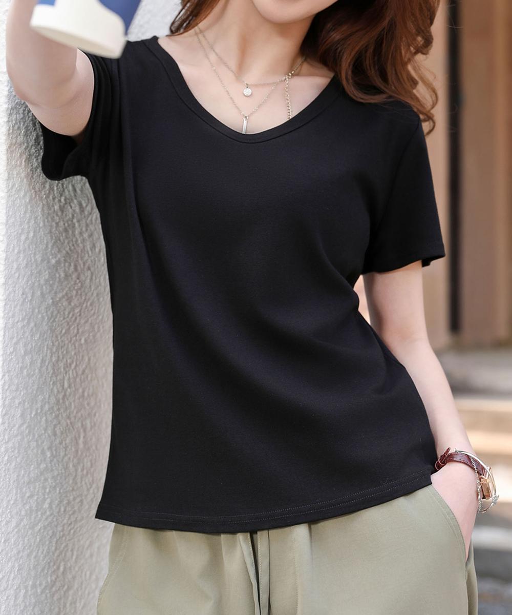 シンプルベーシックTシャツ