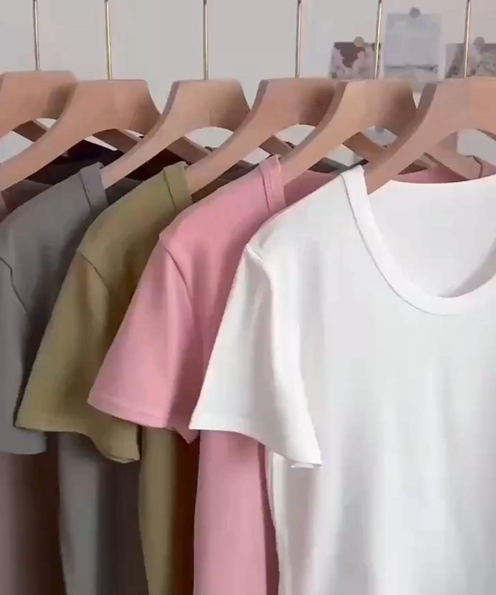 シンプルベーシックTシャツ