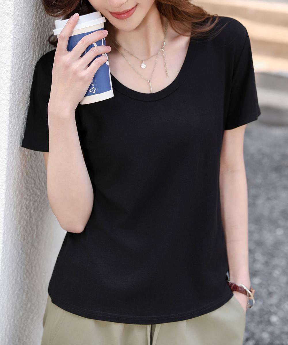 シンプルベーシックTシャツ