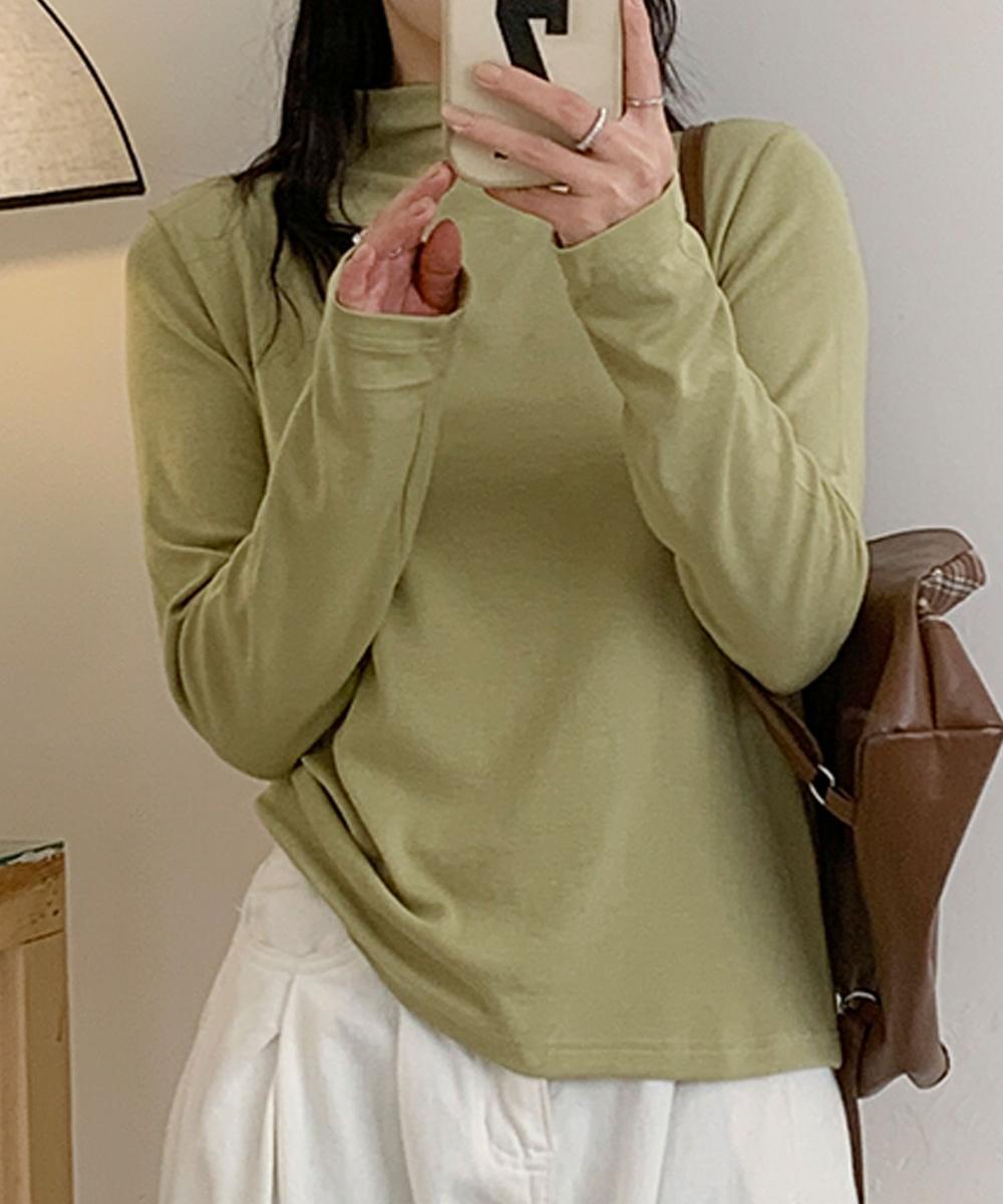 ハイネックリブニット
