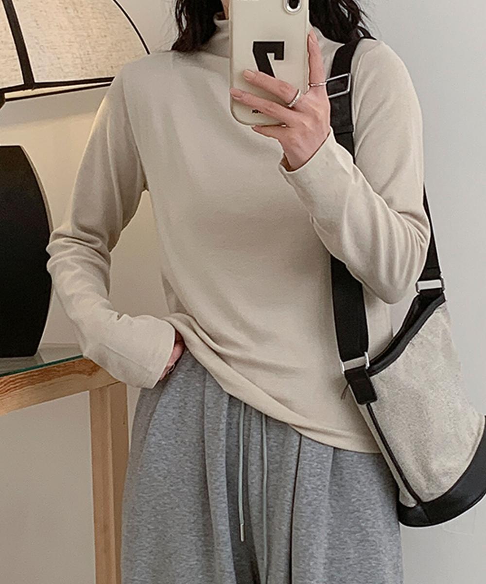 ハイネックリブニット
