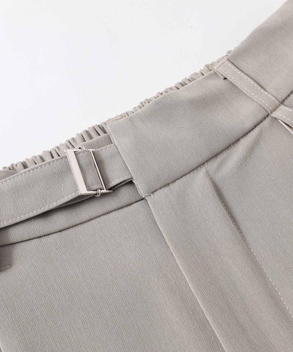 調節ベルト付きワイドタックスラックスパンツ