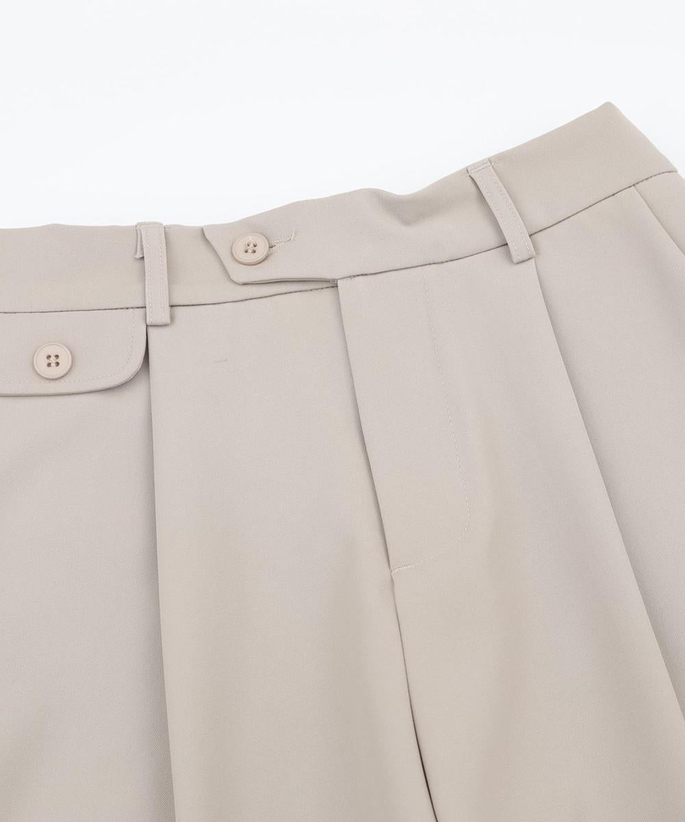 デコラティブボタンタックショートスラックスパンツ