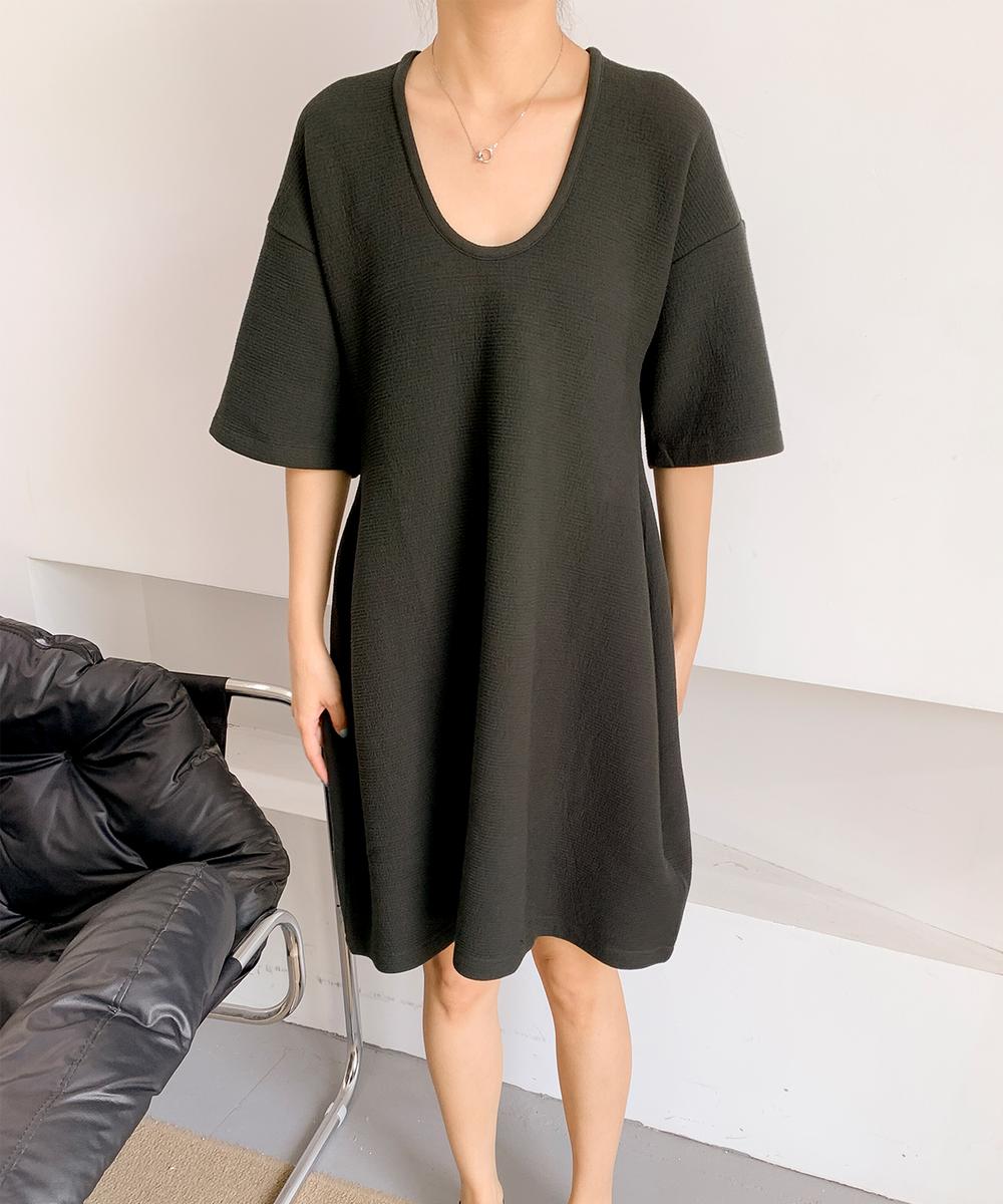 DECADE CLASSIC Uネック コクーンシルエット ミニワンピース