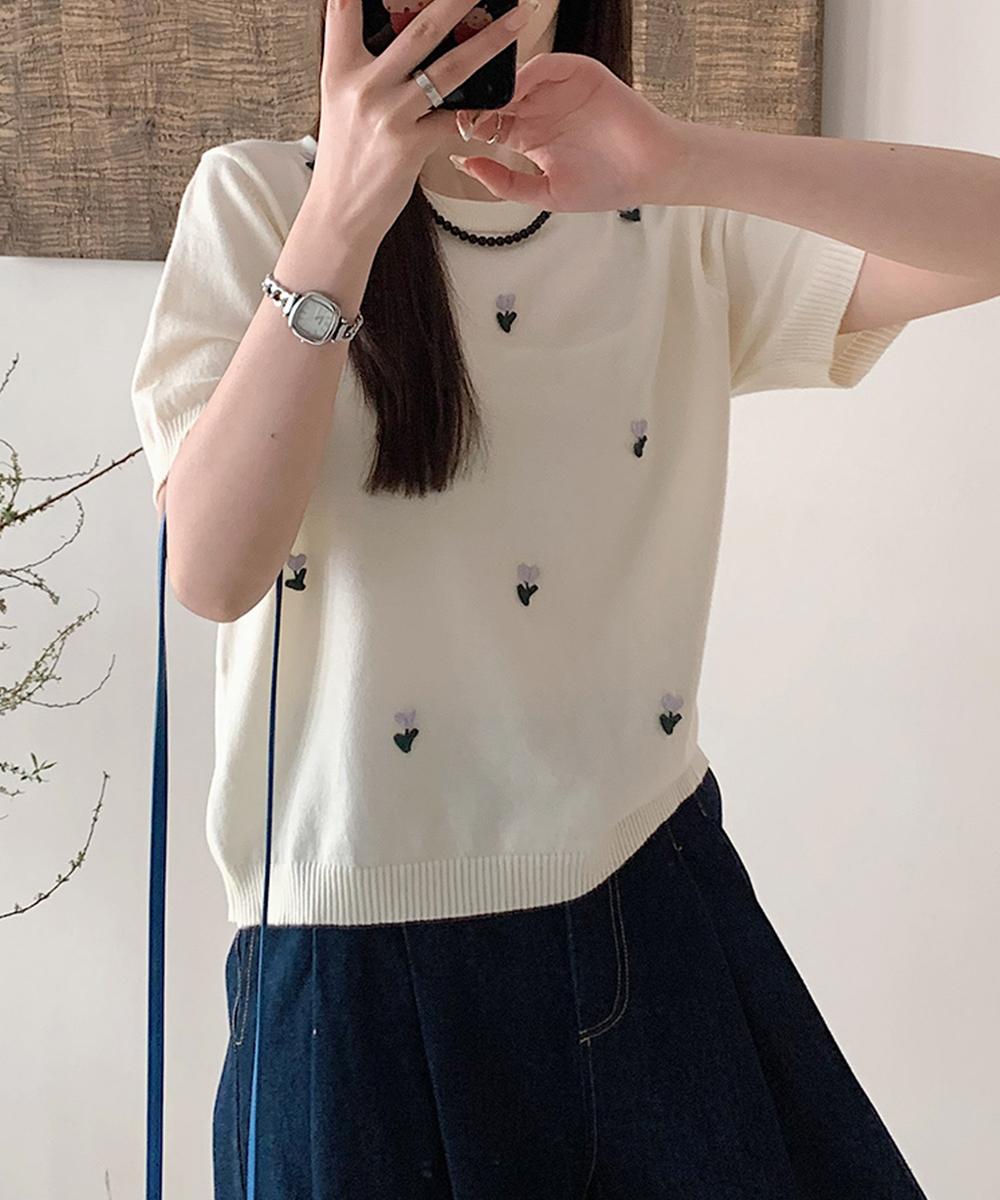 ハート刺繍入り半袖ニットトップス