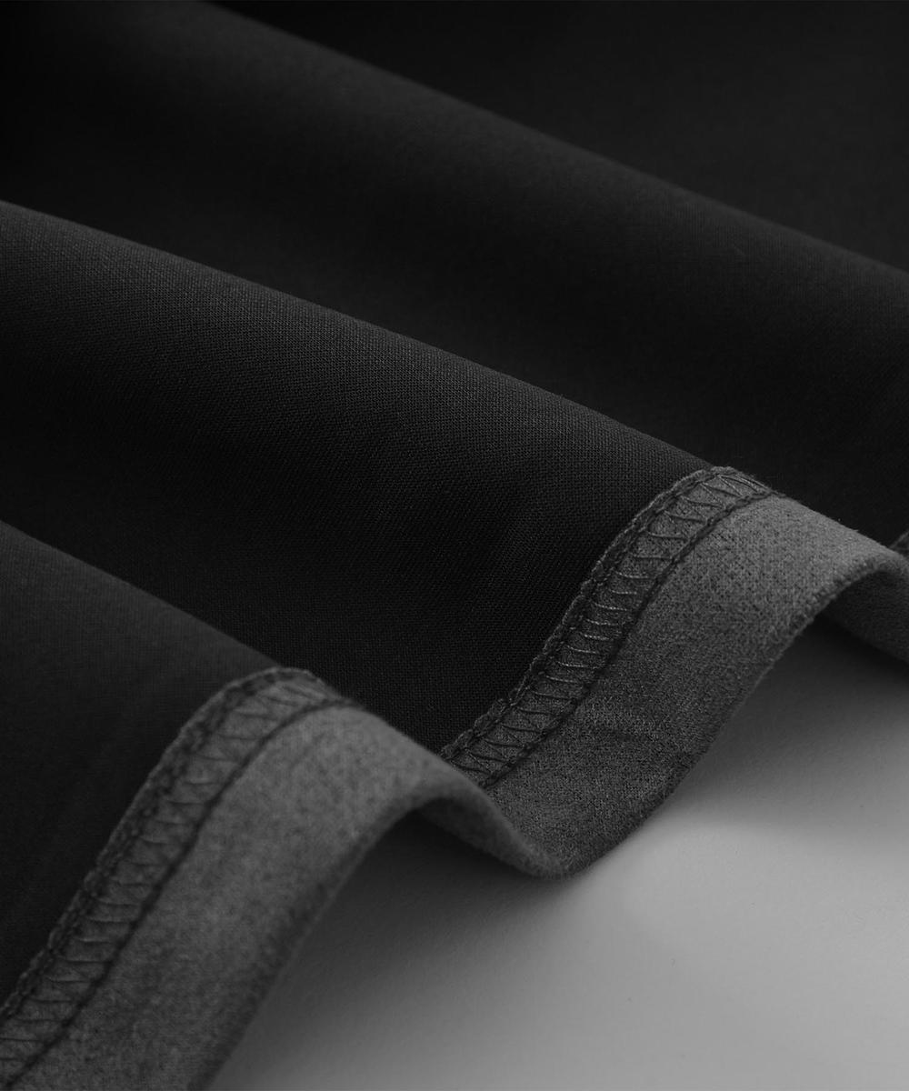 エンボスロゴTシャツ