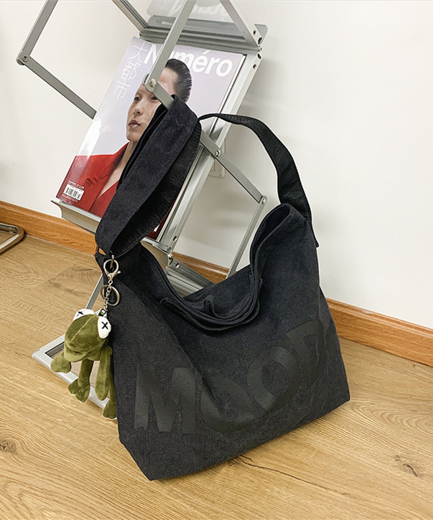 大容量でビッグキャンバストートバッグ(カエル付き)