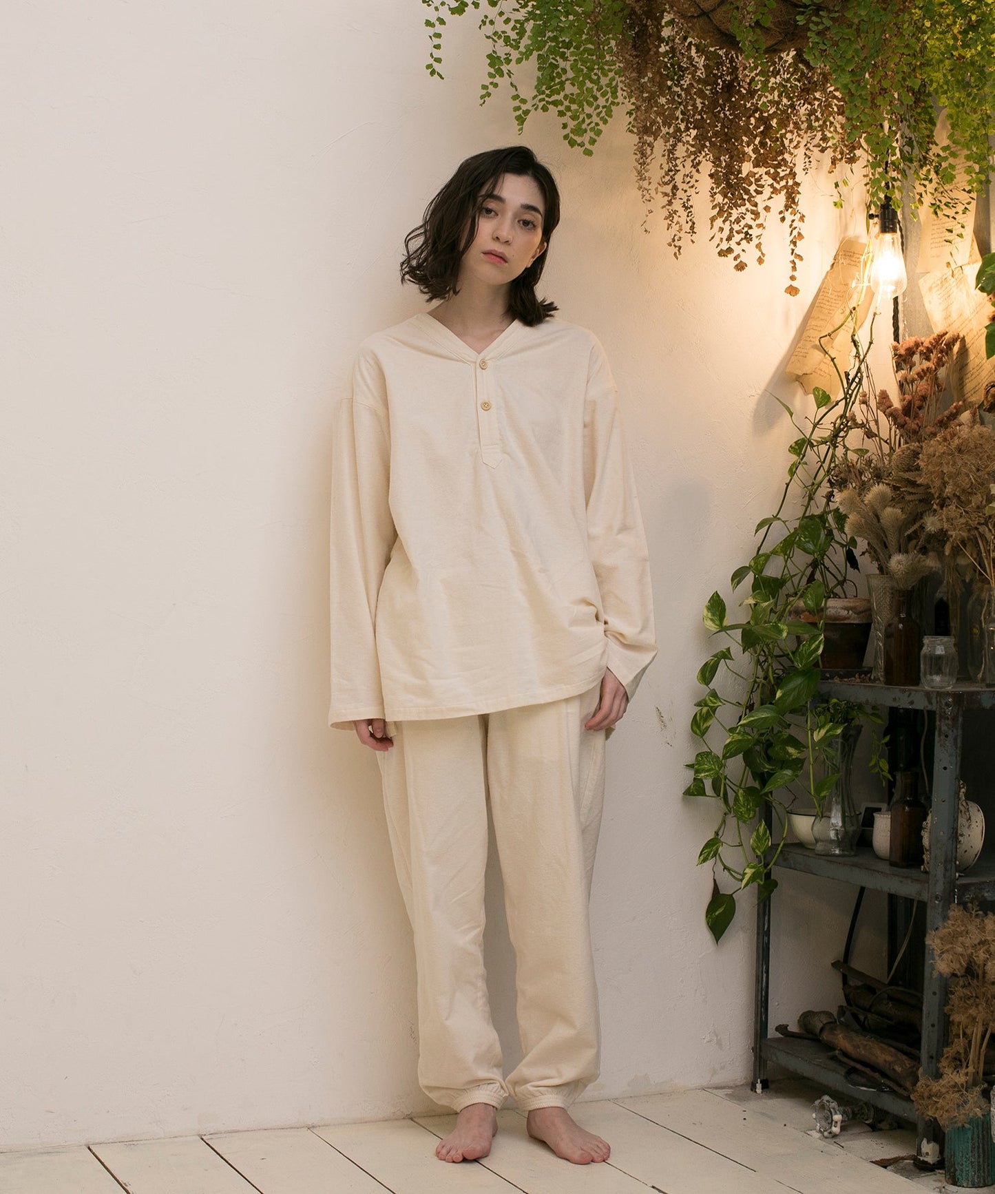SLEEPING ANKLE PANTS