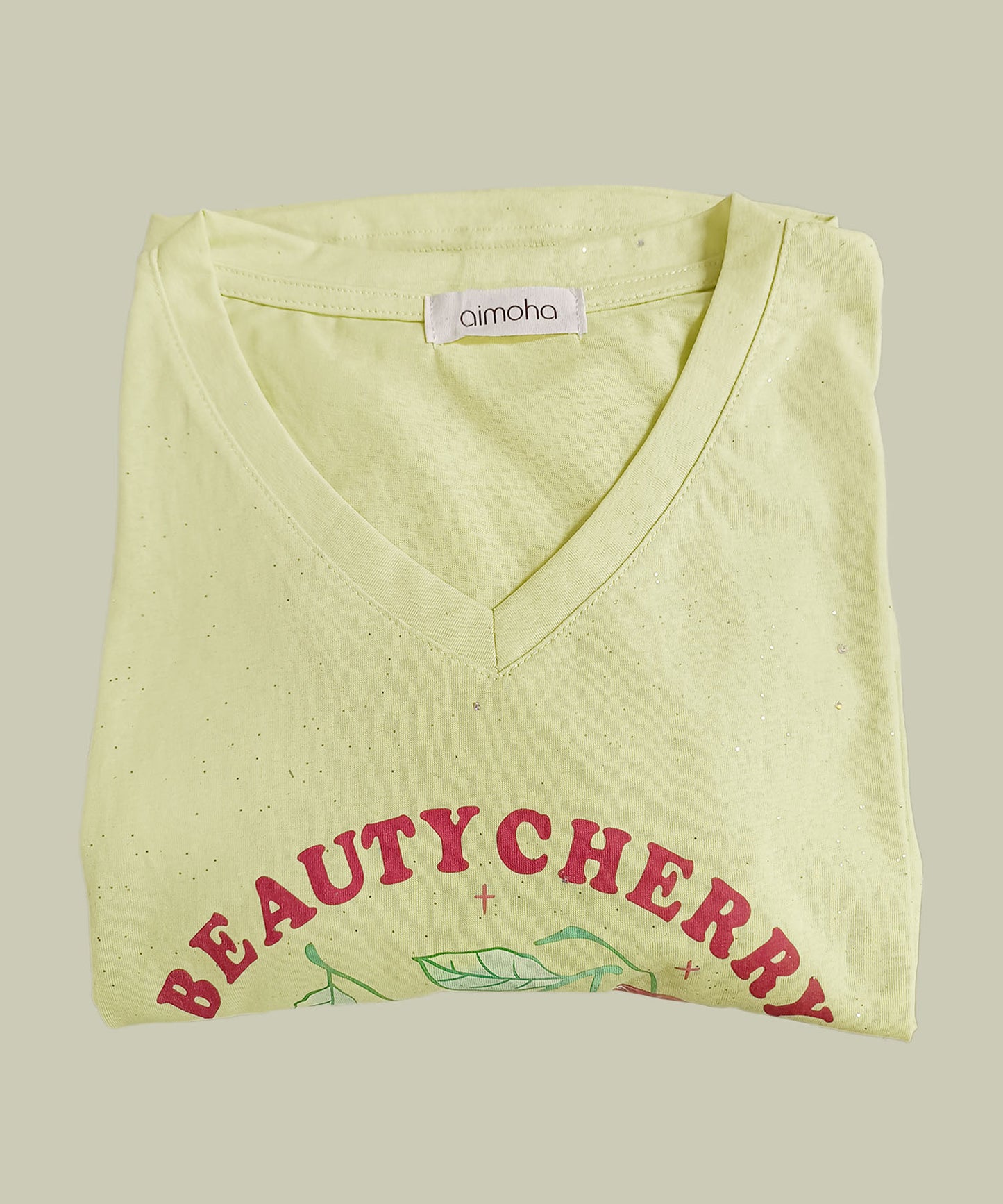 VネックチェリーTシャツ