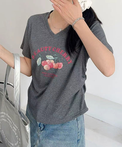 VネックチェリーTシャツ