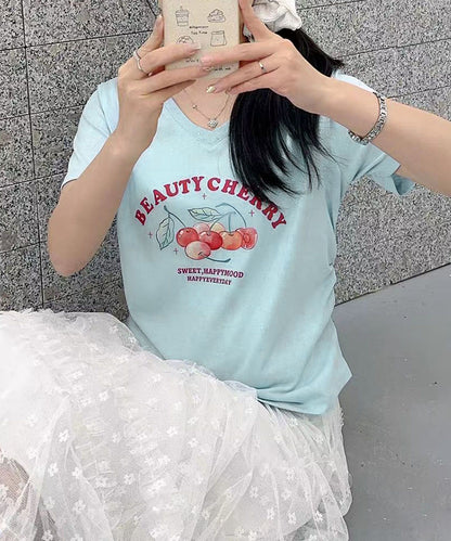 VネックチェリーTシャツ