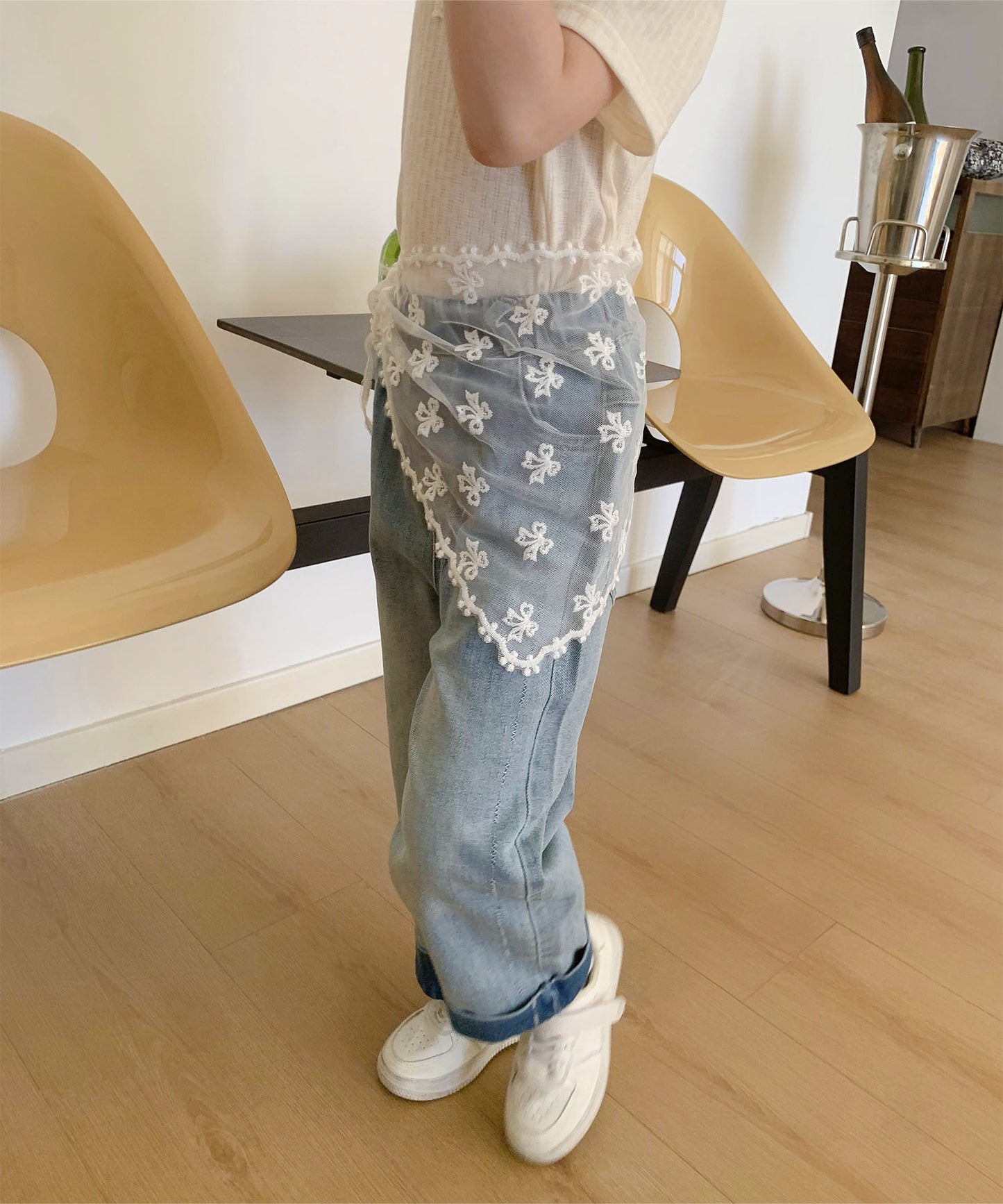 【aimoha-KIDS-】キッズ　レースハンカチ付き　デニムパンツ