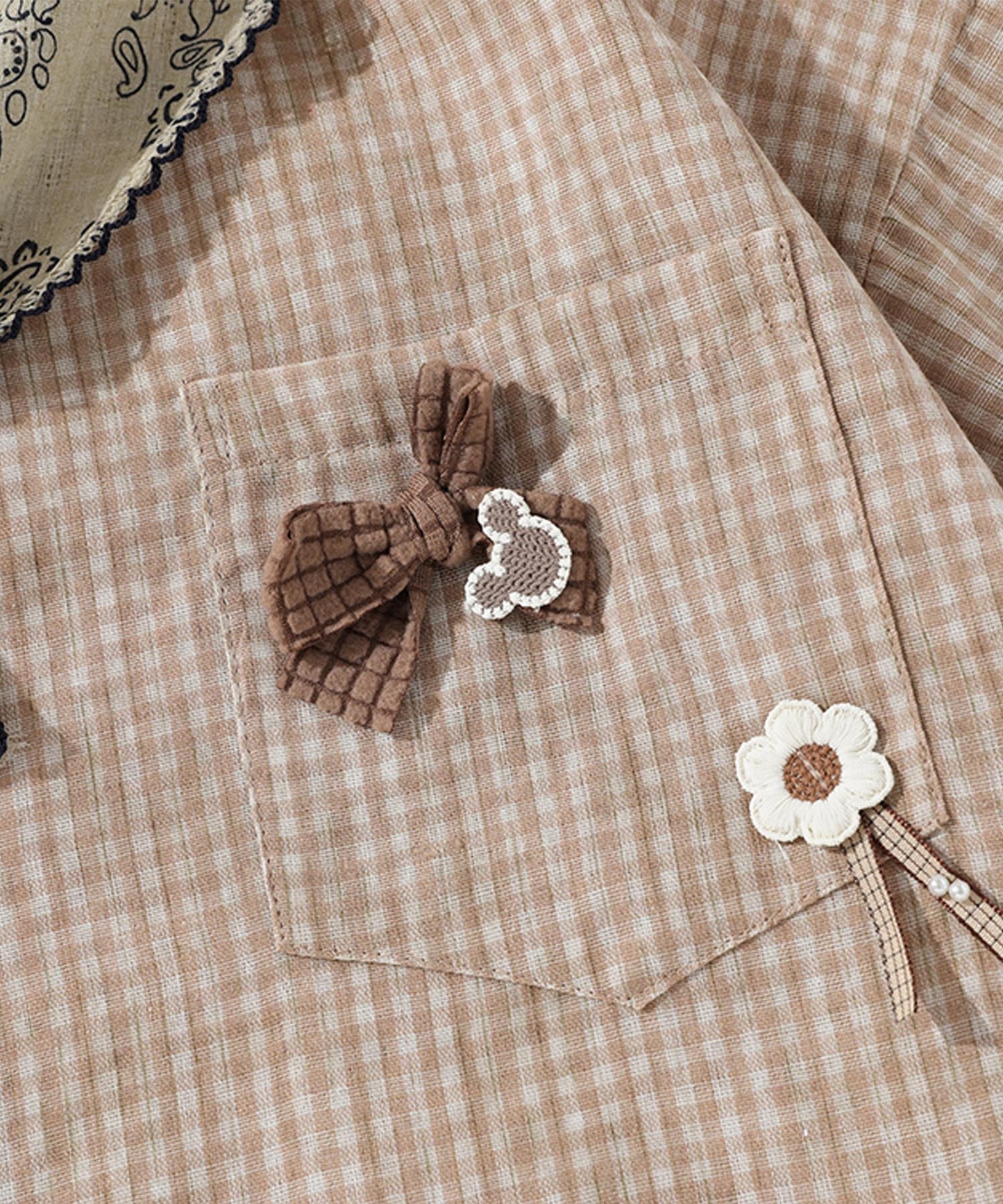 レトロスカーフ付きフラワー刺繍シャツ