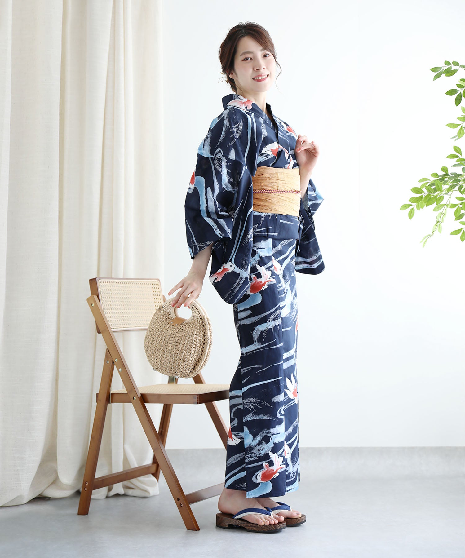 Floral Cotton Yukata 4-Piece Set: Yukata, Hecho Obi, Geta, Hair Ornament