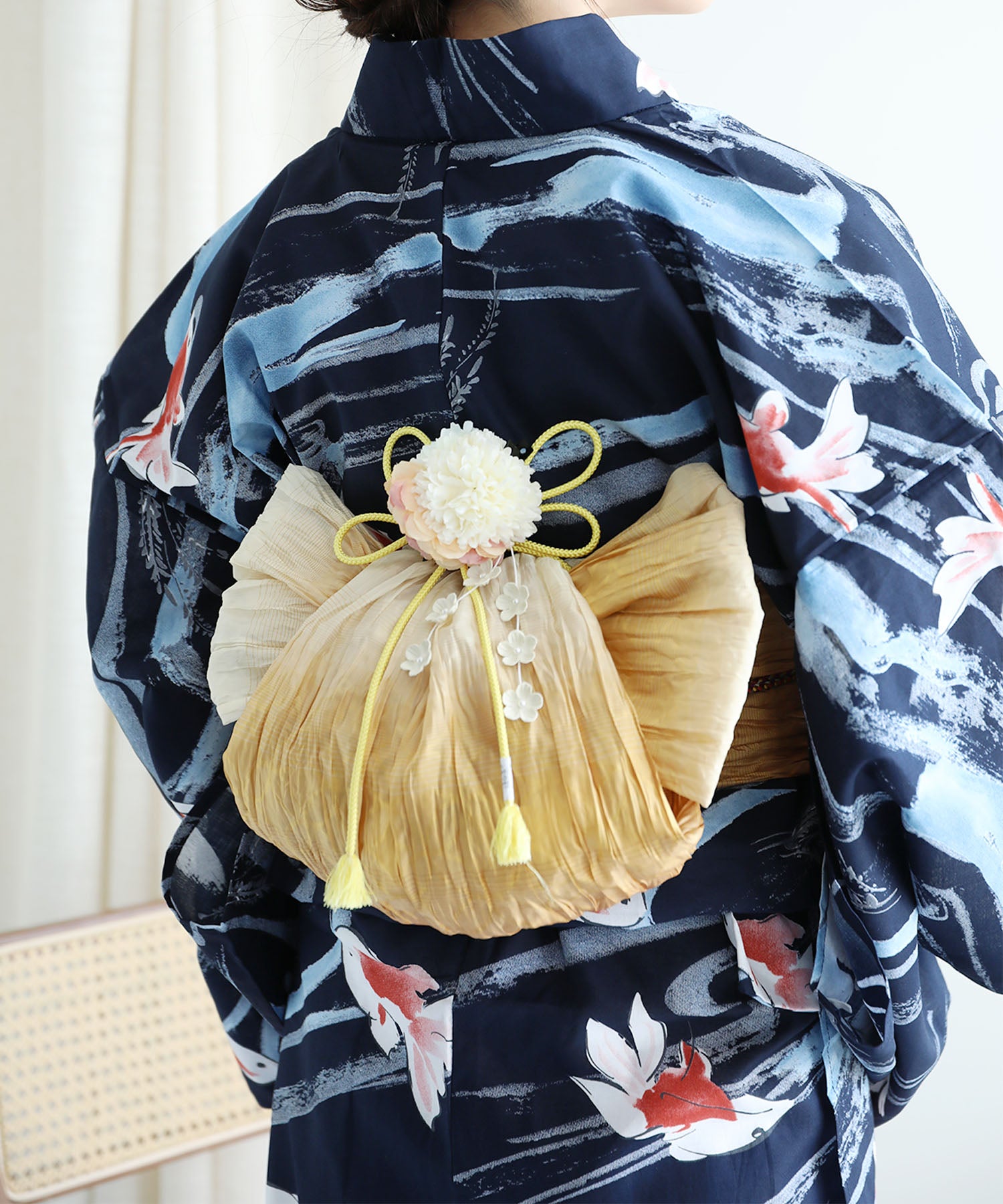 Floral Cotton Yukata 4-Piece Set: Yukata, Hecho Obi, Geta, Hair Ornament