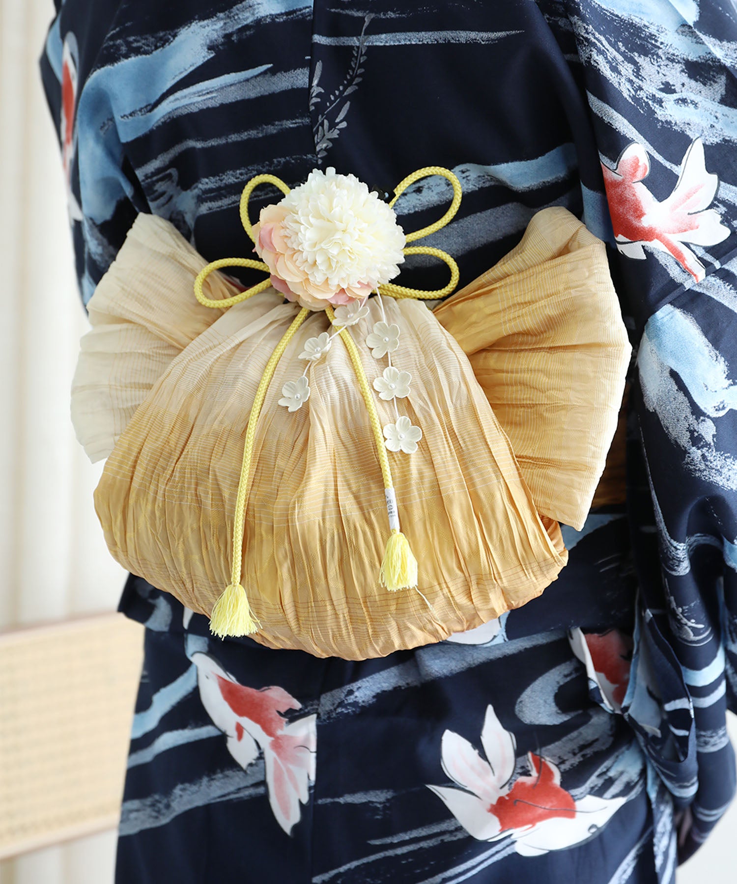 花模様コットン浴衣4点セット ゆかた・へこ帯・下駄・髪飾り